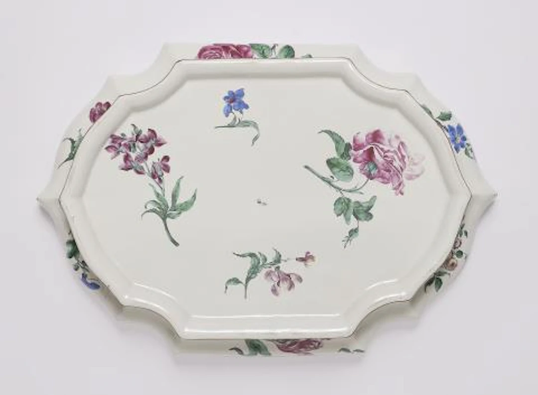 A Strasbourg faience table centrepiece with "fleurs esseulées"