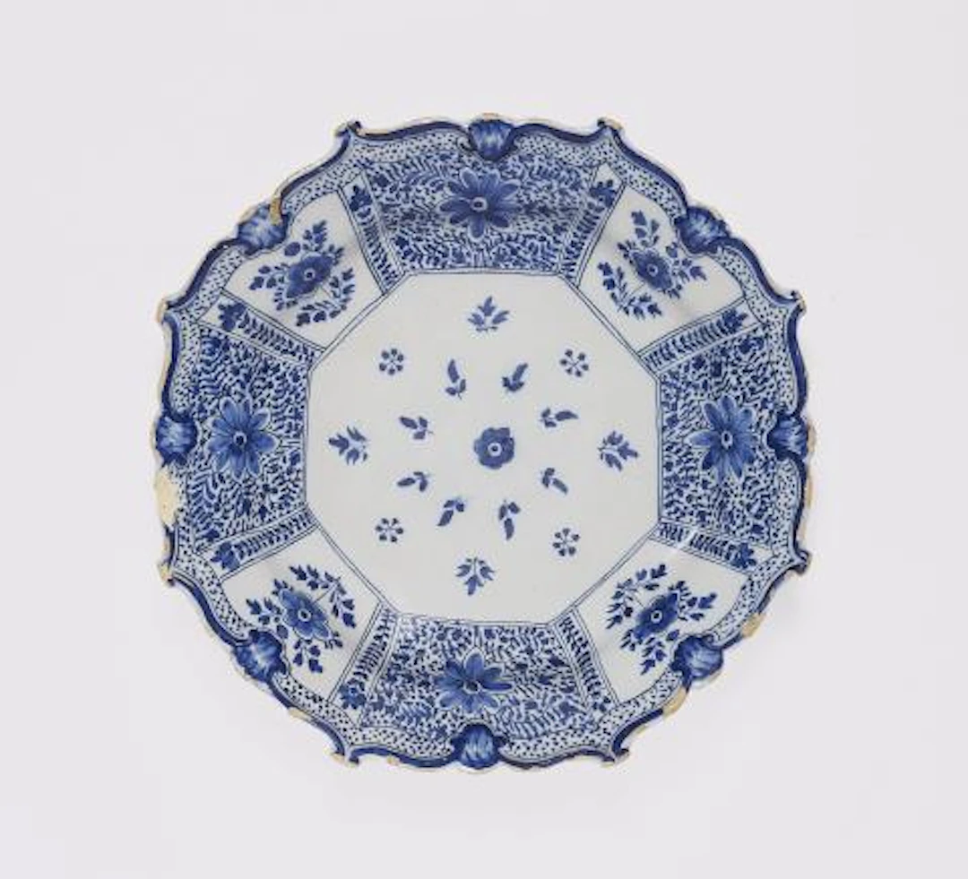 An octagonal Dutch Delft faience dish