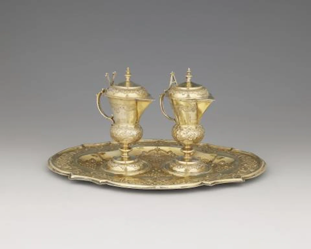 An Augsburg Régence silver-gilt communion garniture
