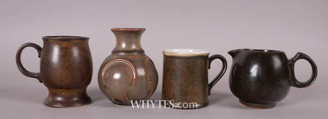 VARIOUS POTTERY ITEMS (SET OF FOUR)