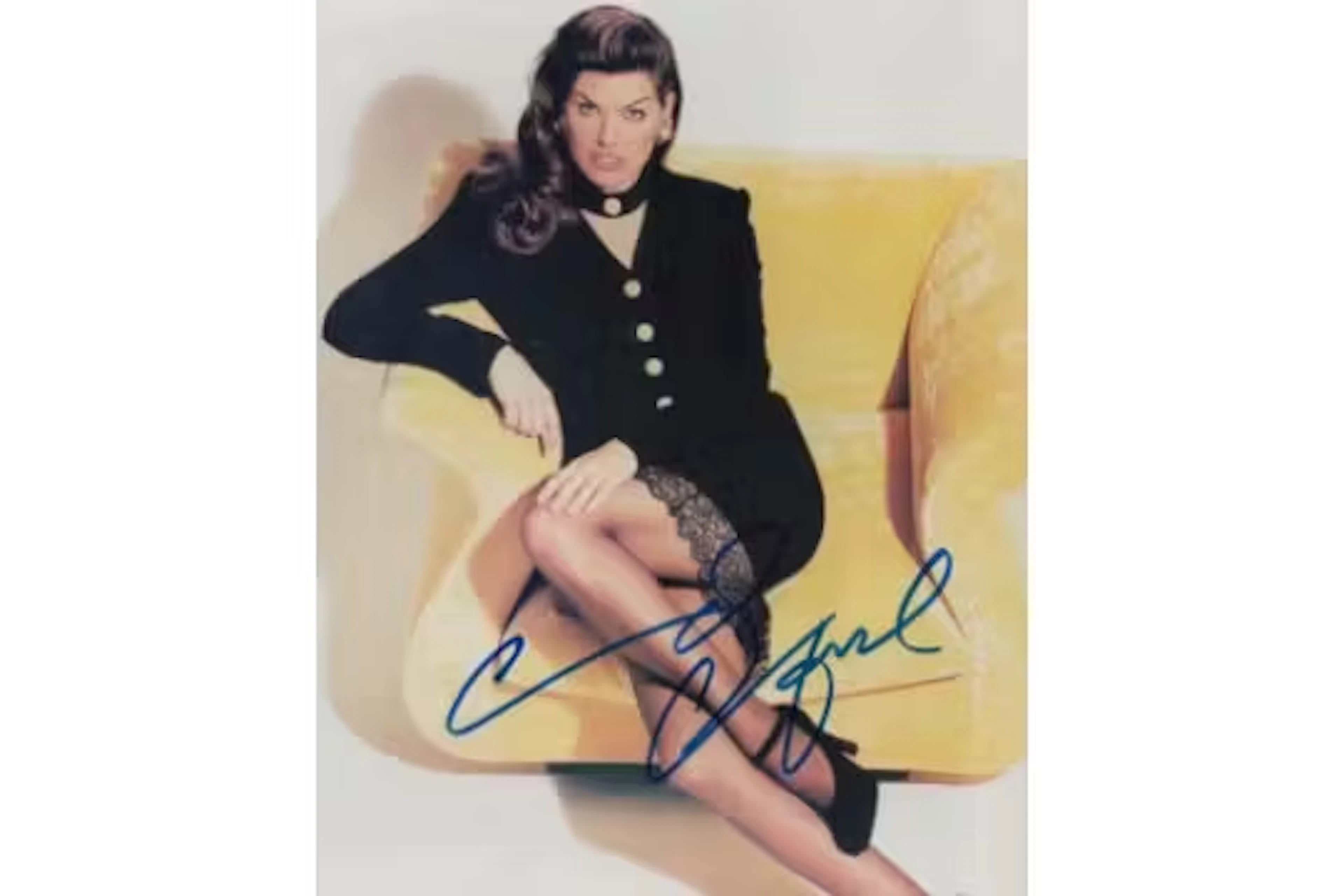 Cindy Crawford signed 10x8inch colour photo. Good condition. All autographs