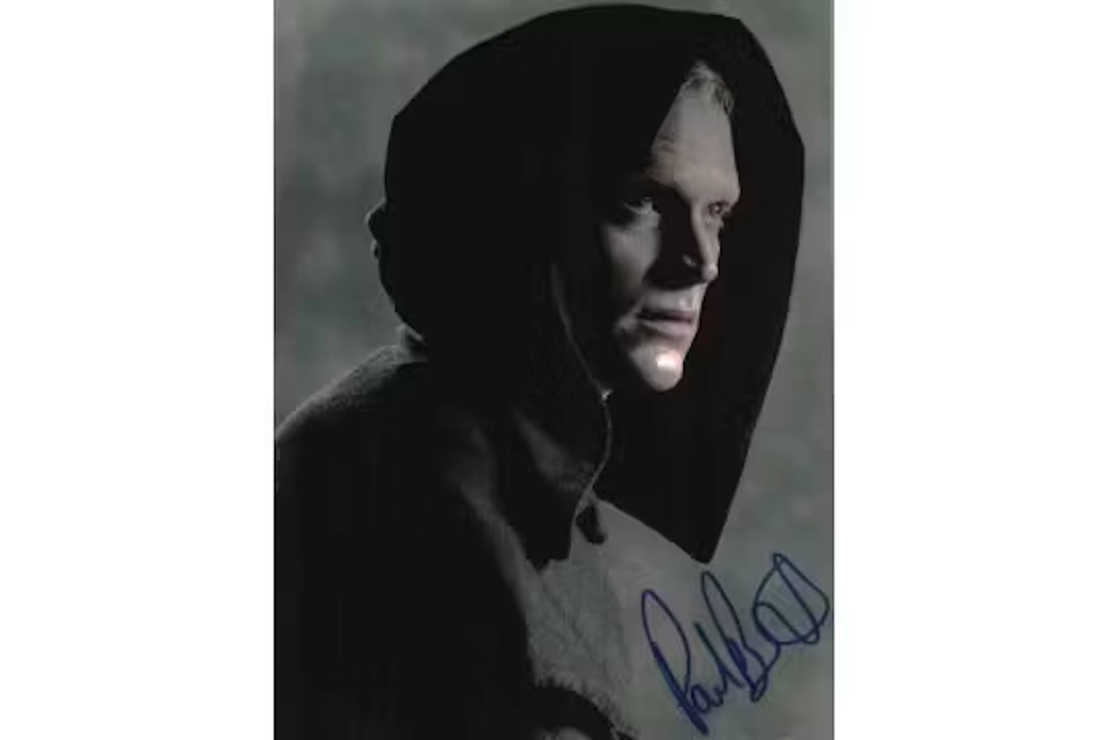 Paul Bettany, English actor. A signed 11x8 inch photo, in character