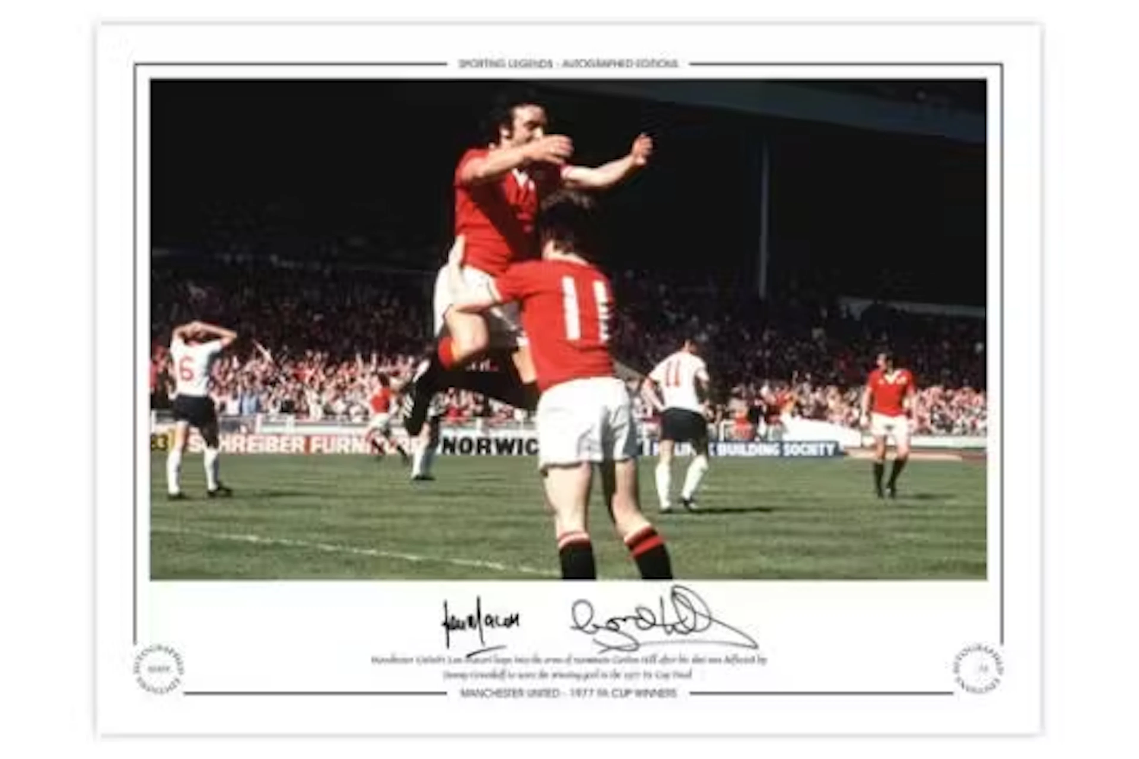 Autographed MAN UNITED 1977 Limited-Edition : A superbly produced