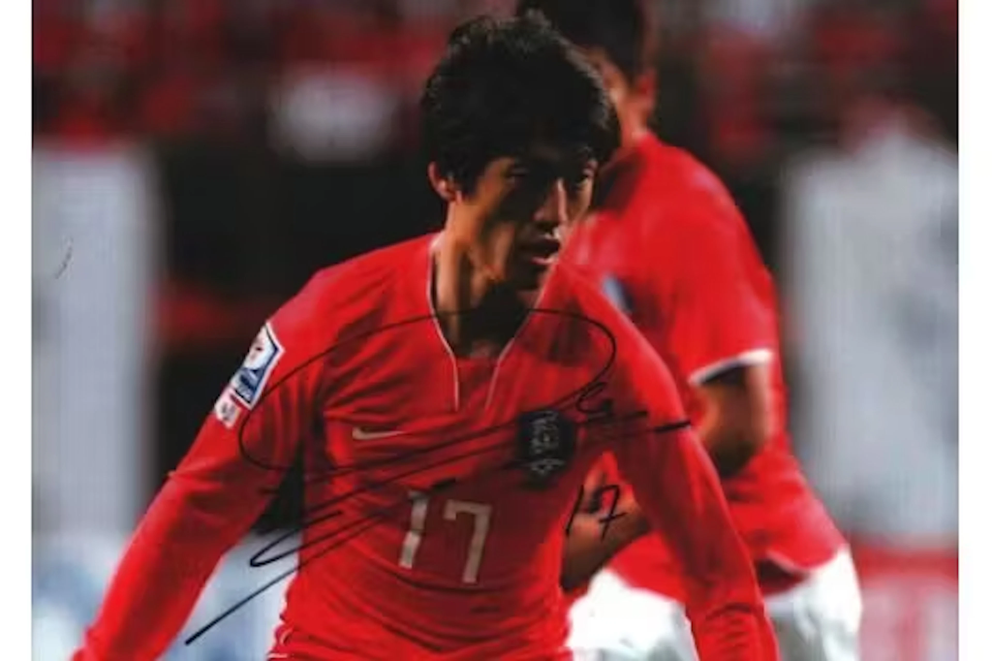 Lee Chung-yong signed 12x8 inch Approx colour photo South Korean footballer.
