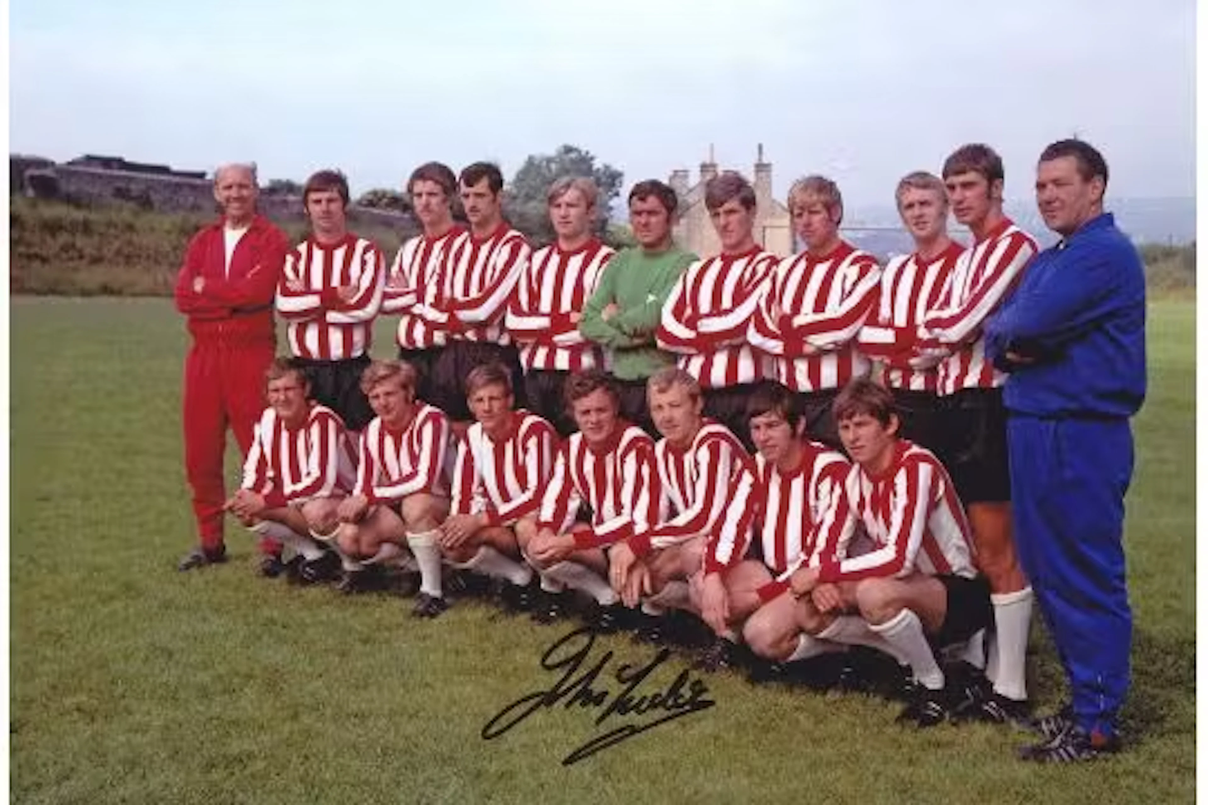Autographed JOHN TUDOR 12 x 8 Photo : Col, depicting Sheffield United