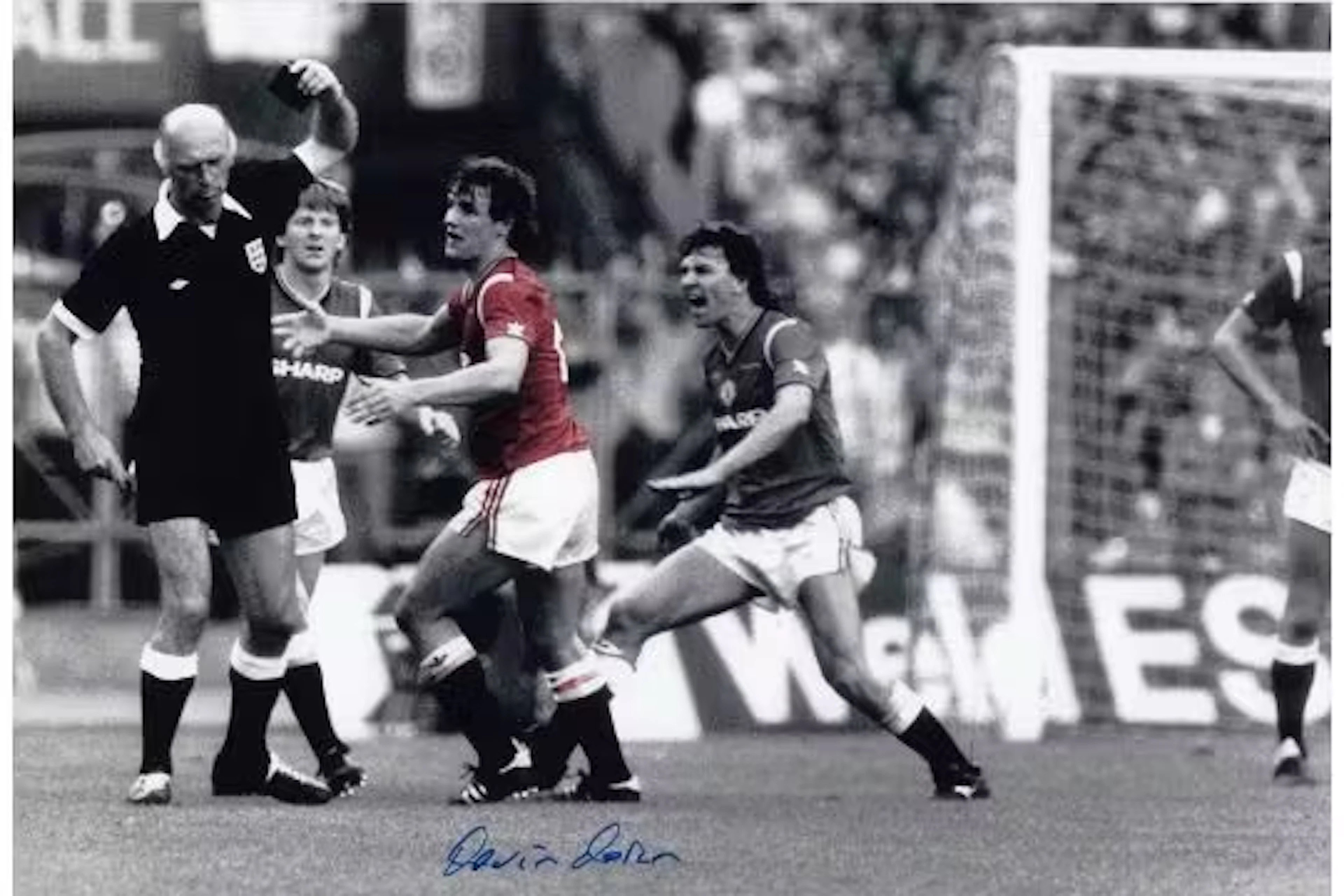 Autographed KEVIN MORAN 12 x 8 photo : Colz, depicting Manchester