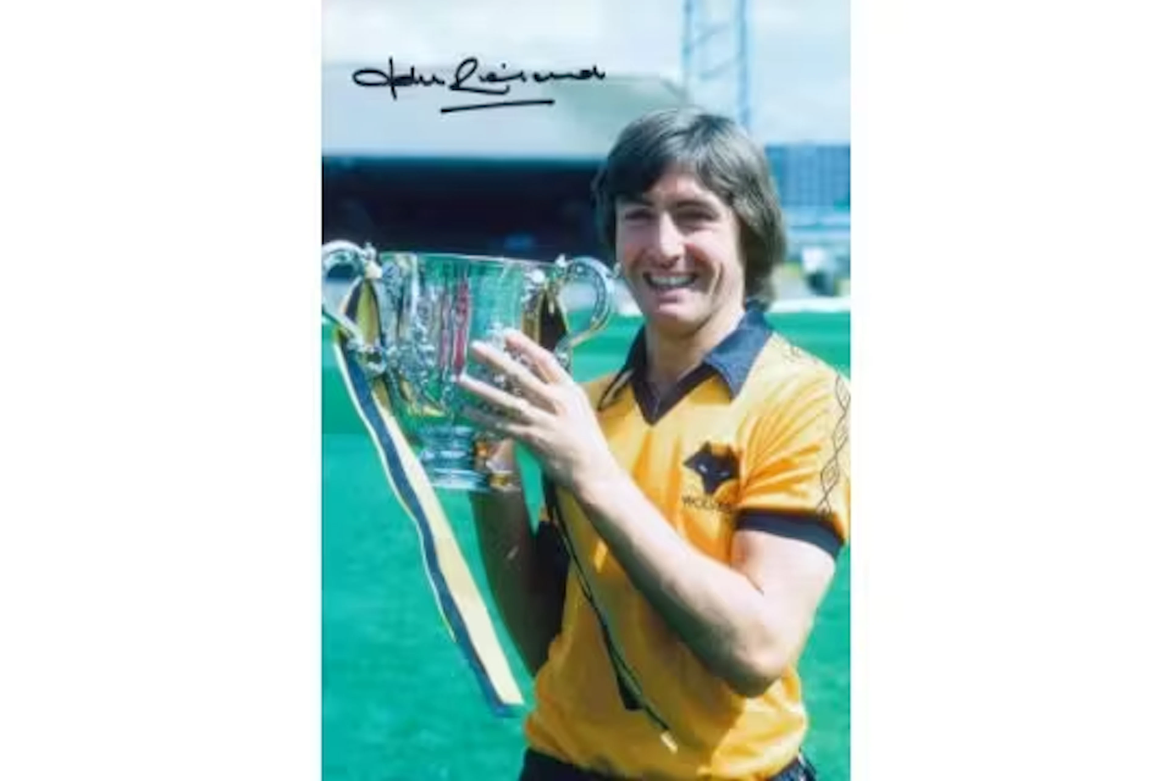 Autographed JOHN RICHARDS 12 x 8 Photo : Col, depicting a stunning