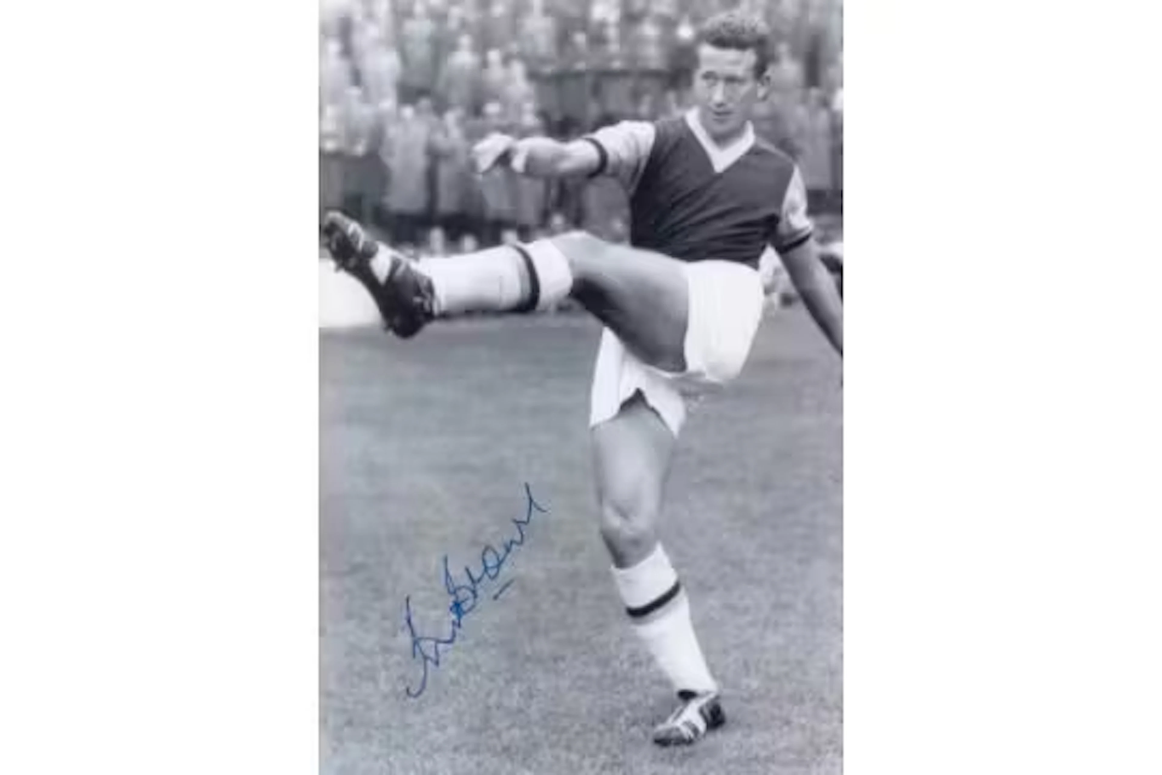 Autographed KEN BROWN 12 x 8 Photo : B/W, depicting a wonderful image