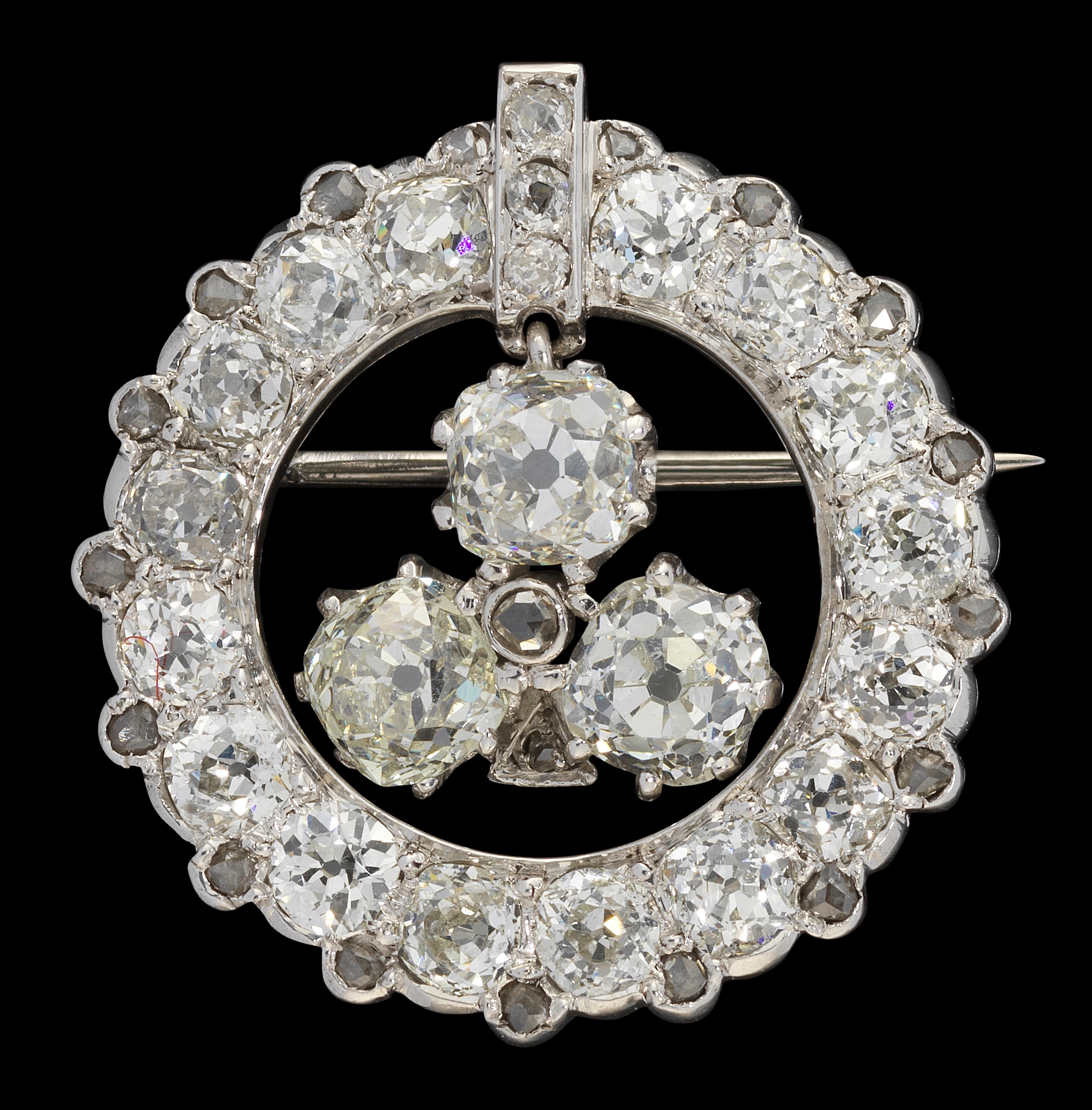 Broche ronde sertie de diamants taille ancienne (total env. 2,4 ct)