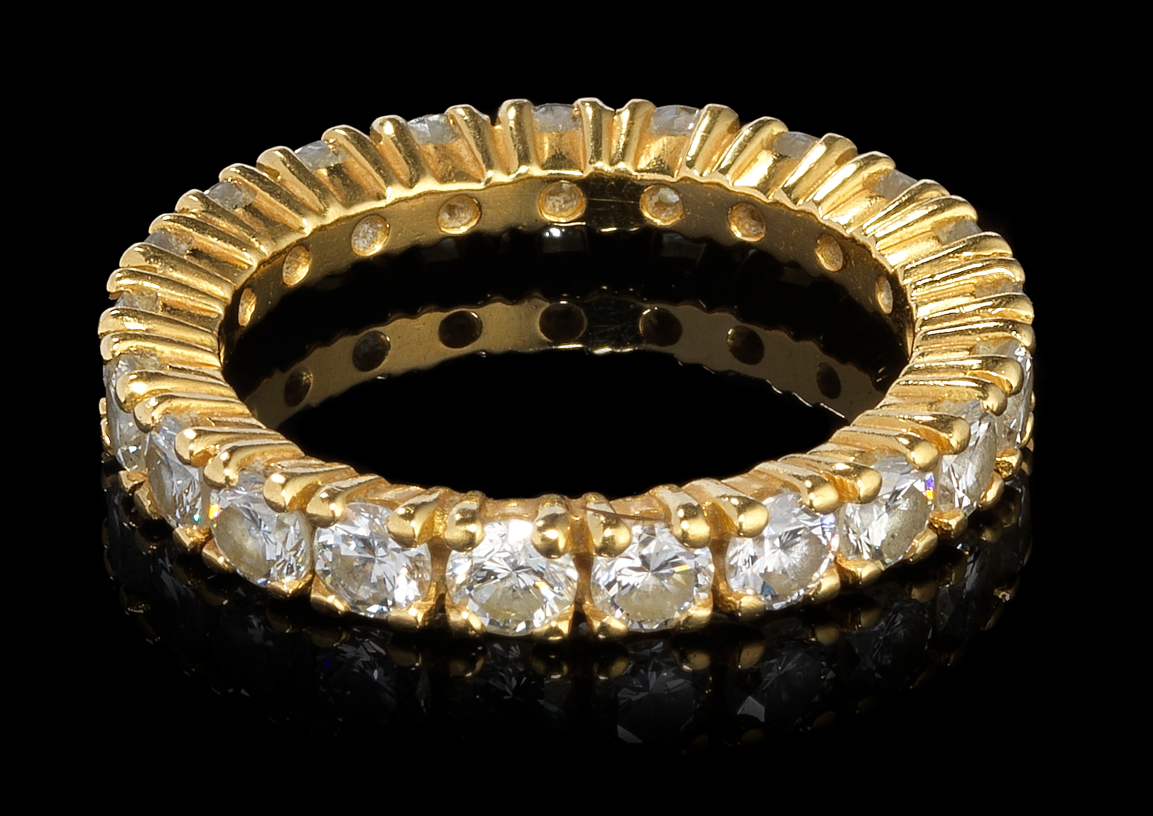 Anneau tour complet serti de diamants (total env. 2 ct)