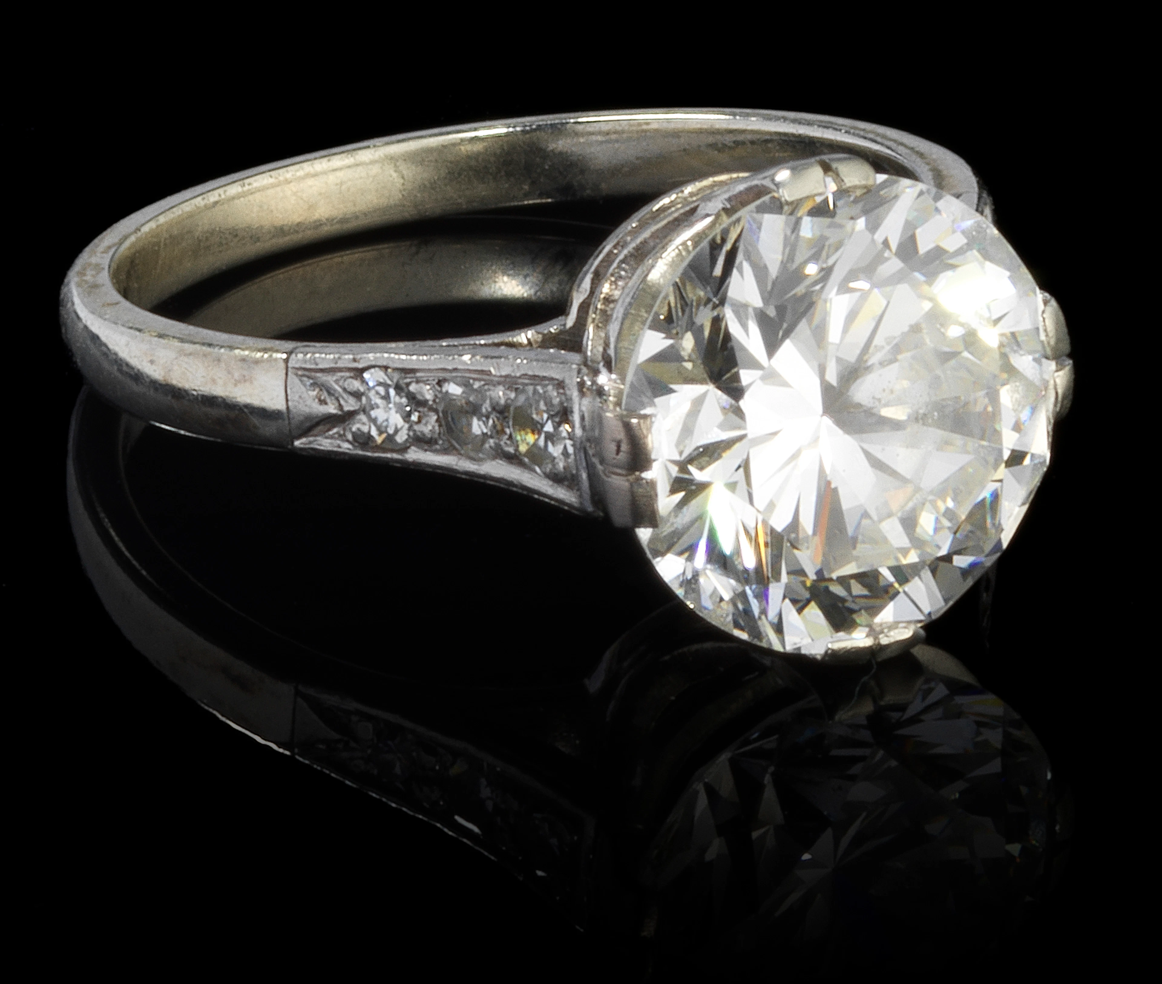 Bague sertie d'un diamant (3,20 ct, G, VVS1)