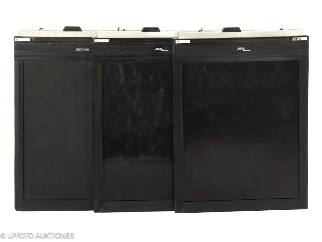 Lot with three 8x10in double cut film holders