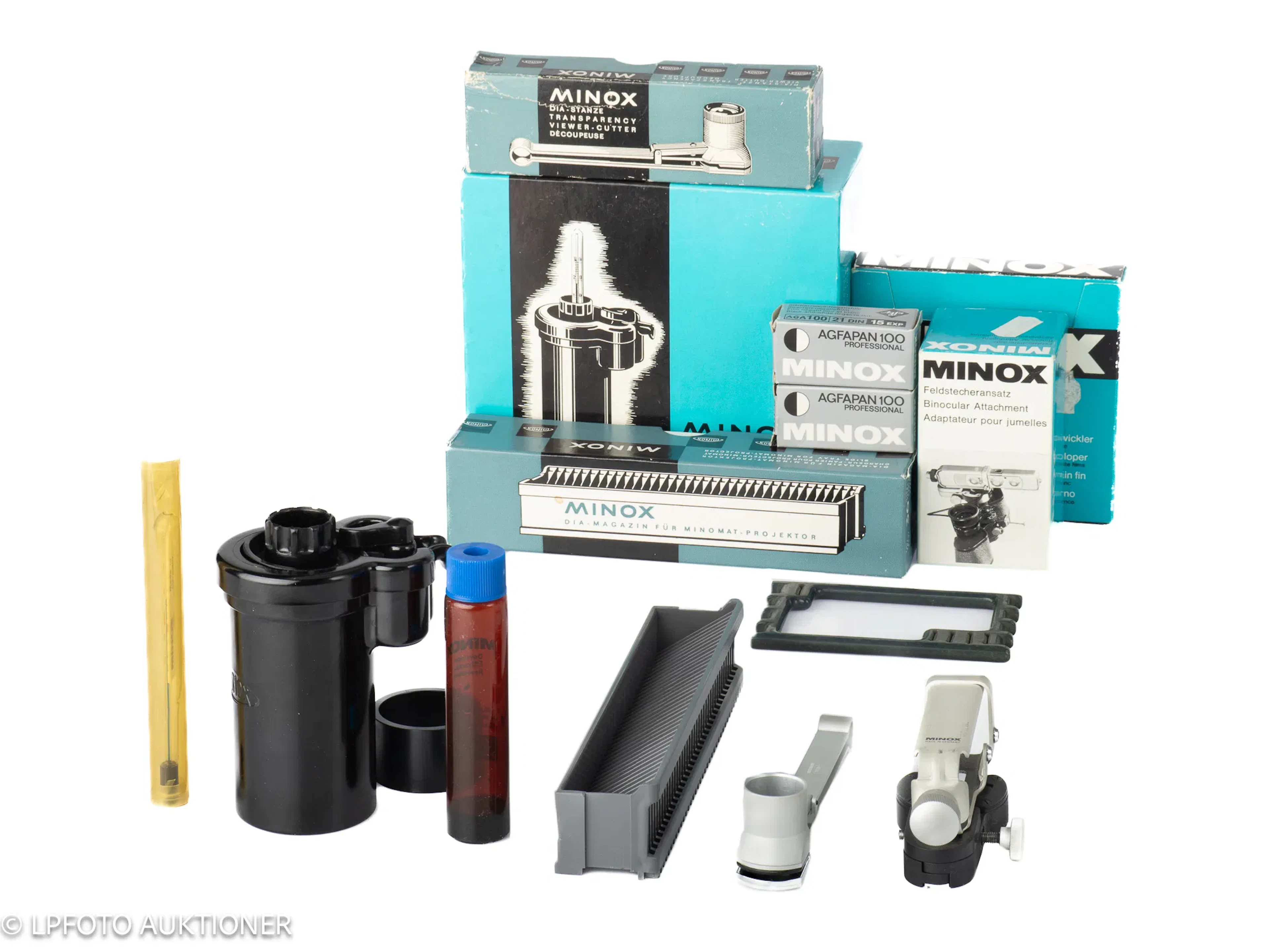 Lot with Minox Accessories