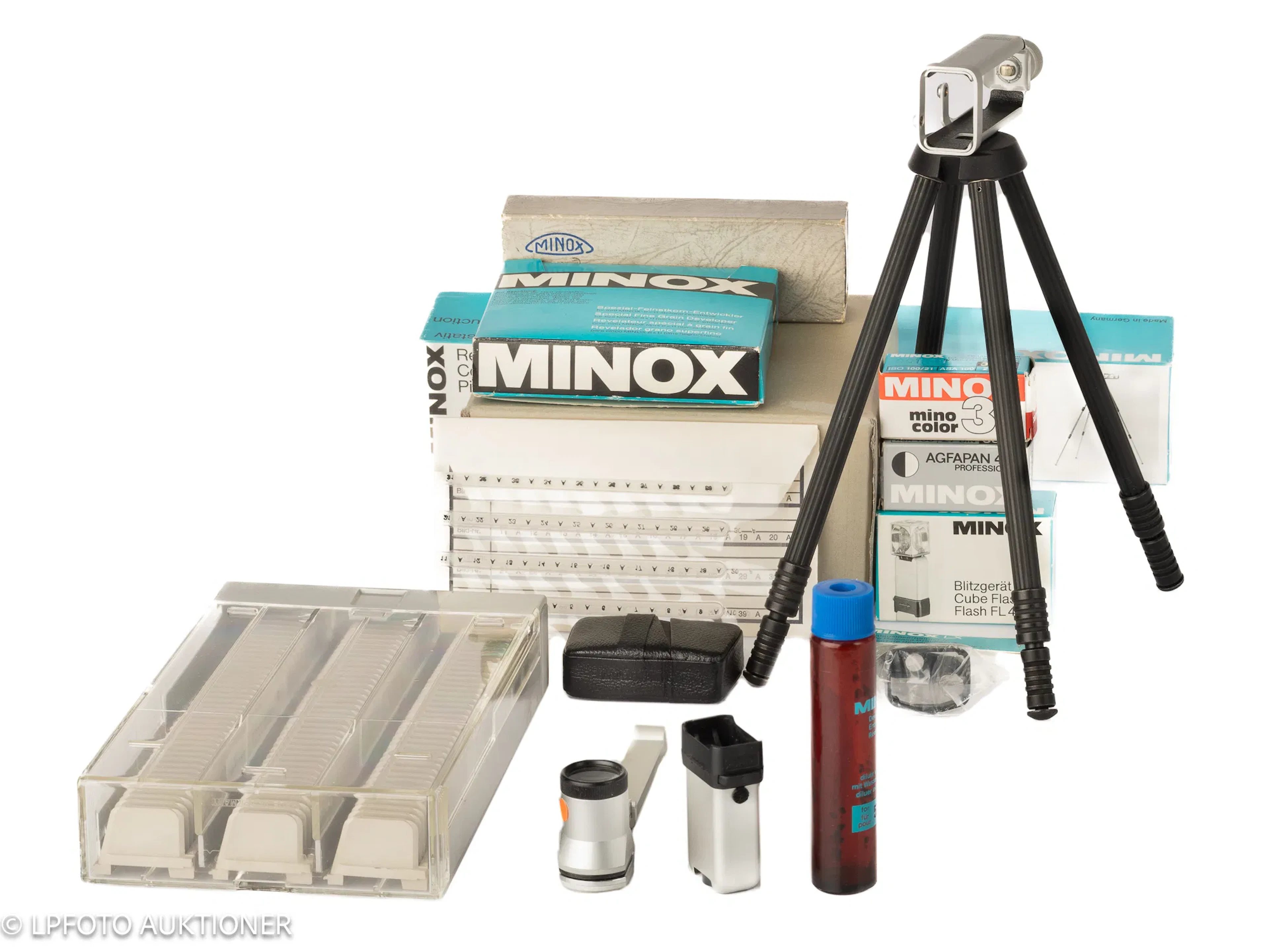 Lot with Minox Accessories