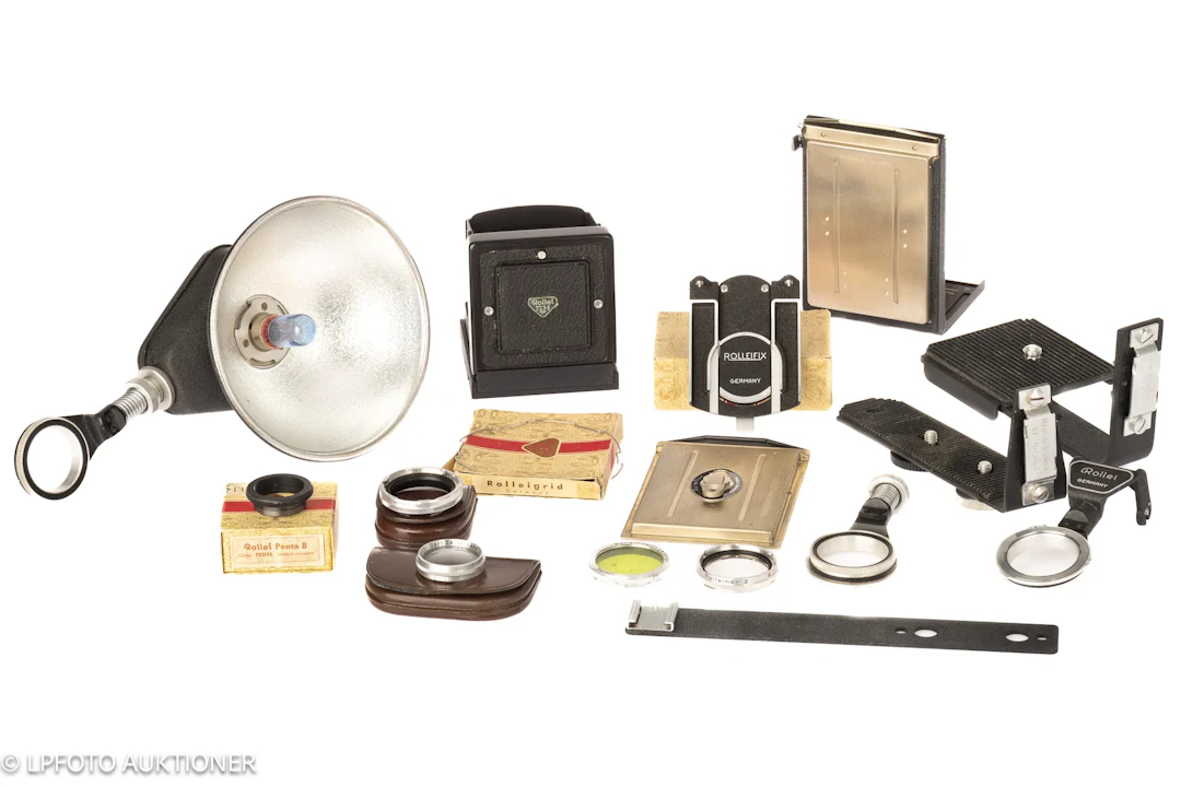Lot with Rolleiflex accessories