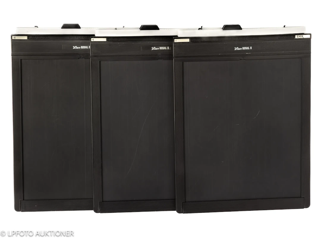 Lot with three 8x10in double cut film holders