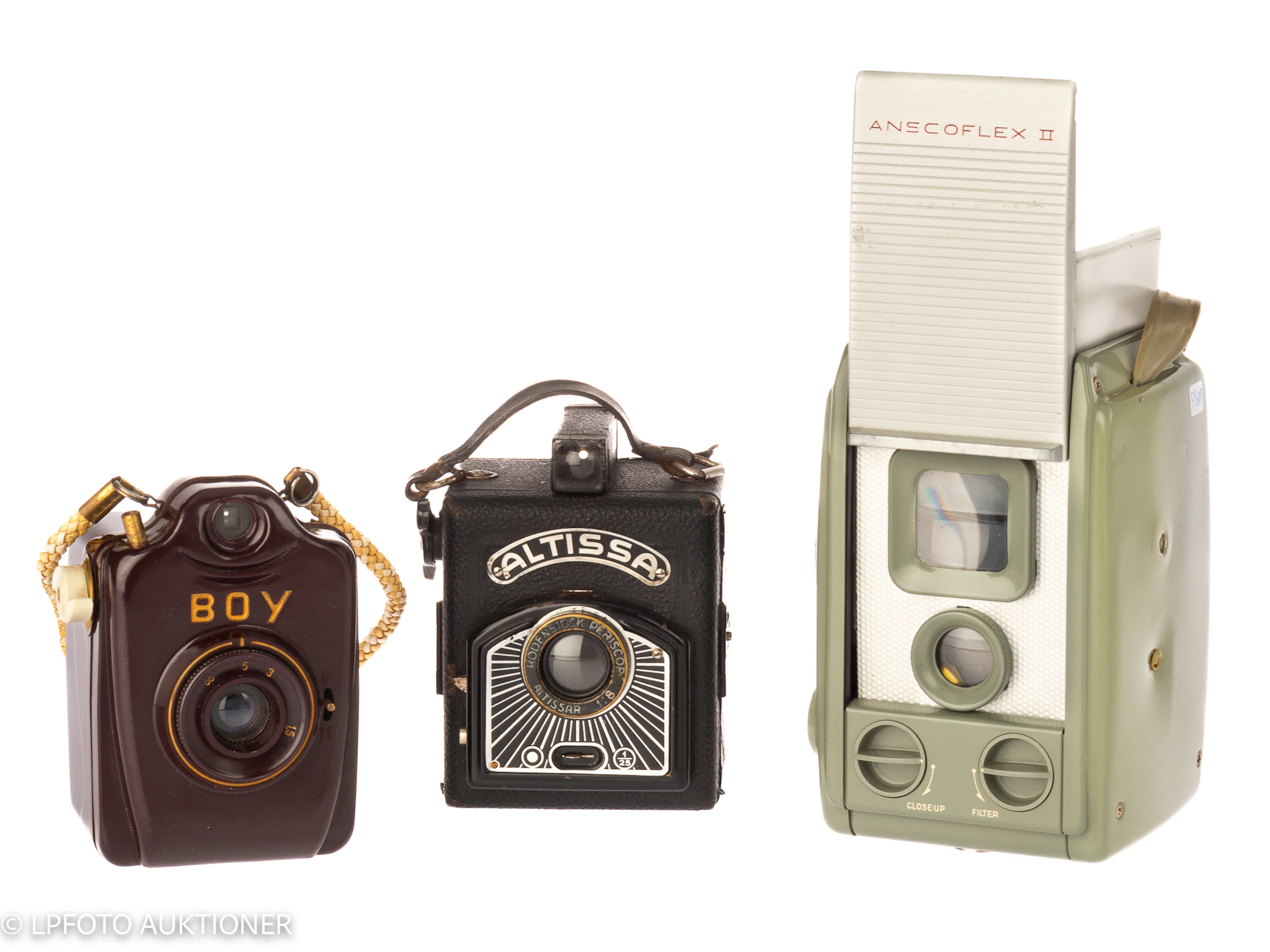 Lot with 3 cameras
