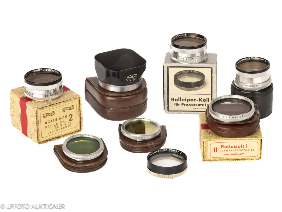 Lot with Rolleiflex accessories