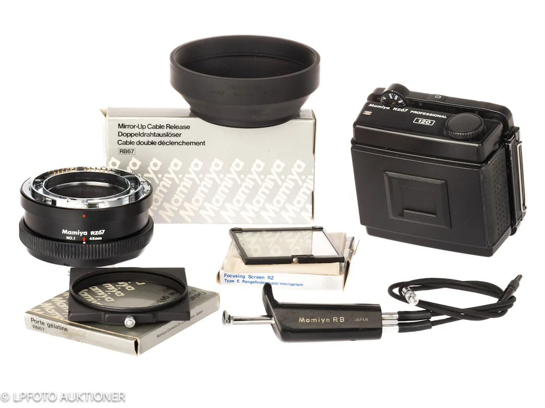 Lot with accessories for Mamiya RZ67 and RB67