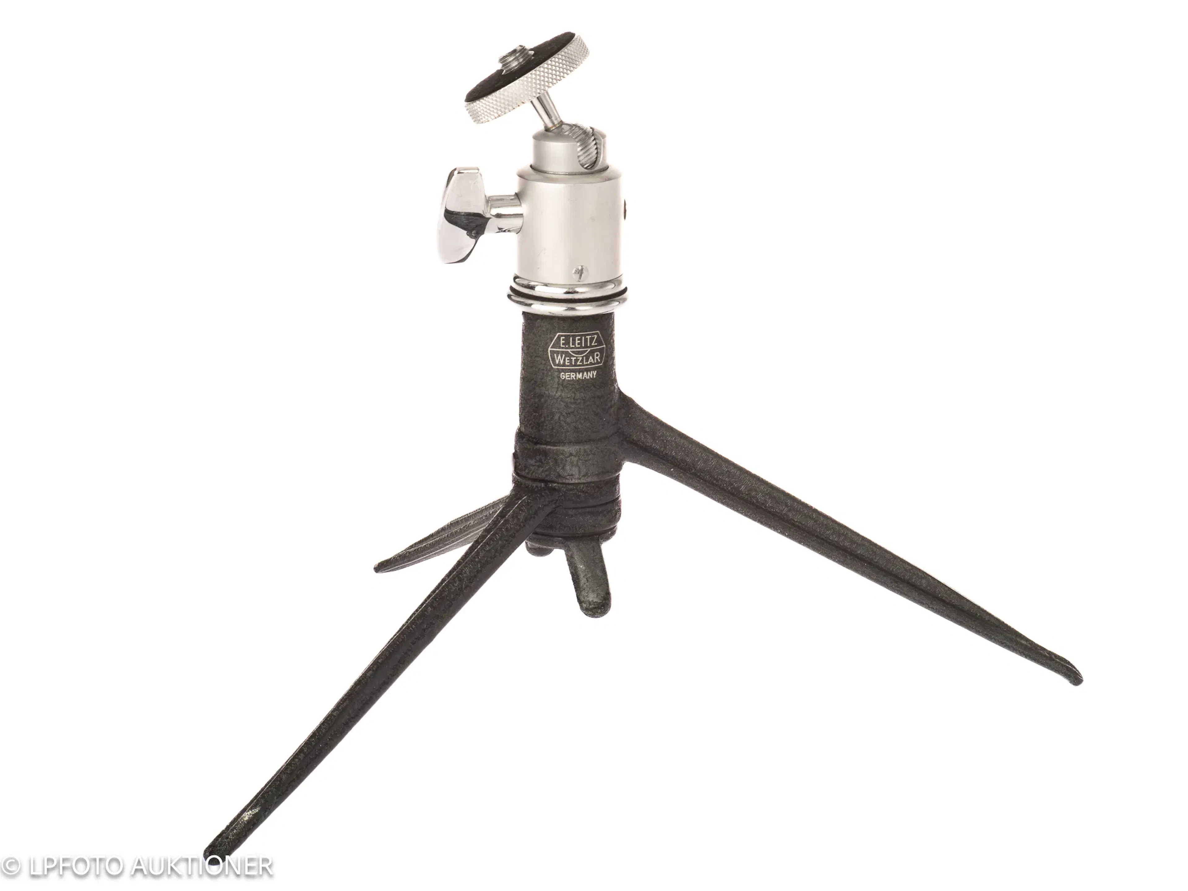 Table tripod and ball head