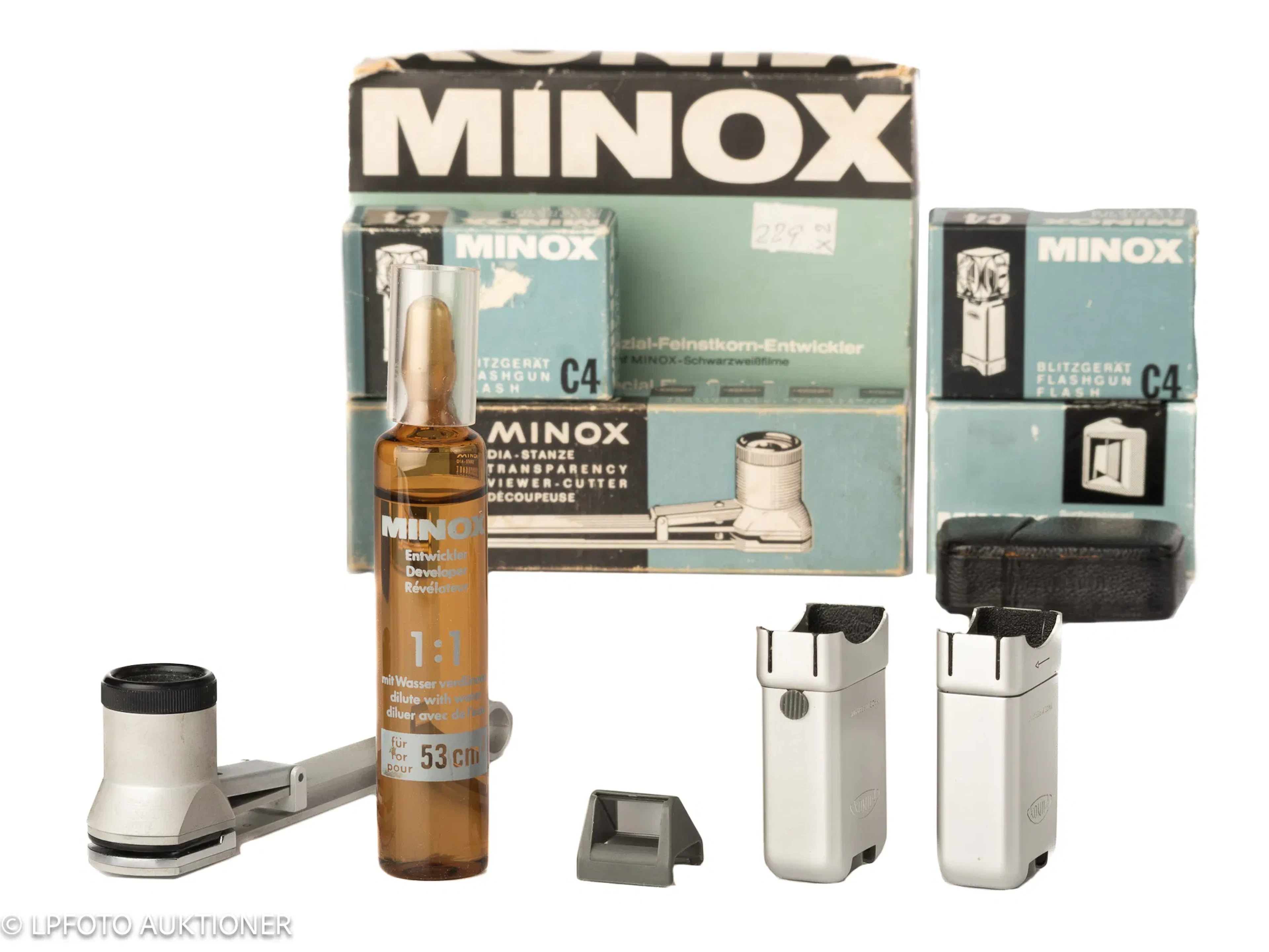Lot with Minox Accessories