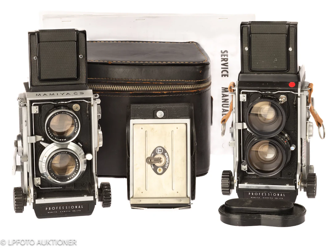 Lot with Mamiya C cameras and lenses