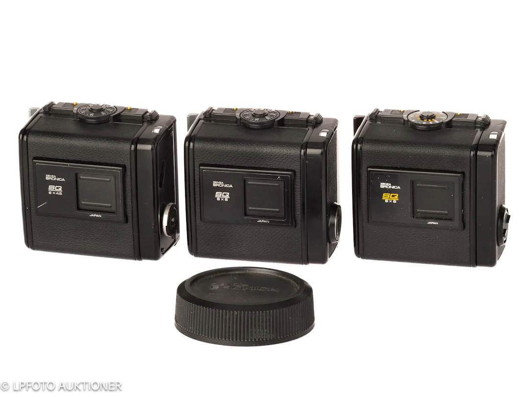 Lot with 3 Zenza Bronica SQ film backs