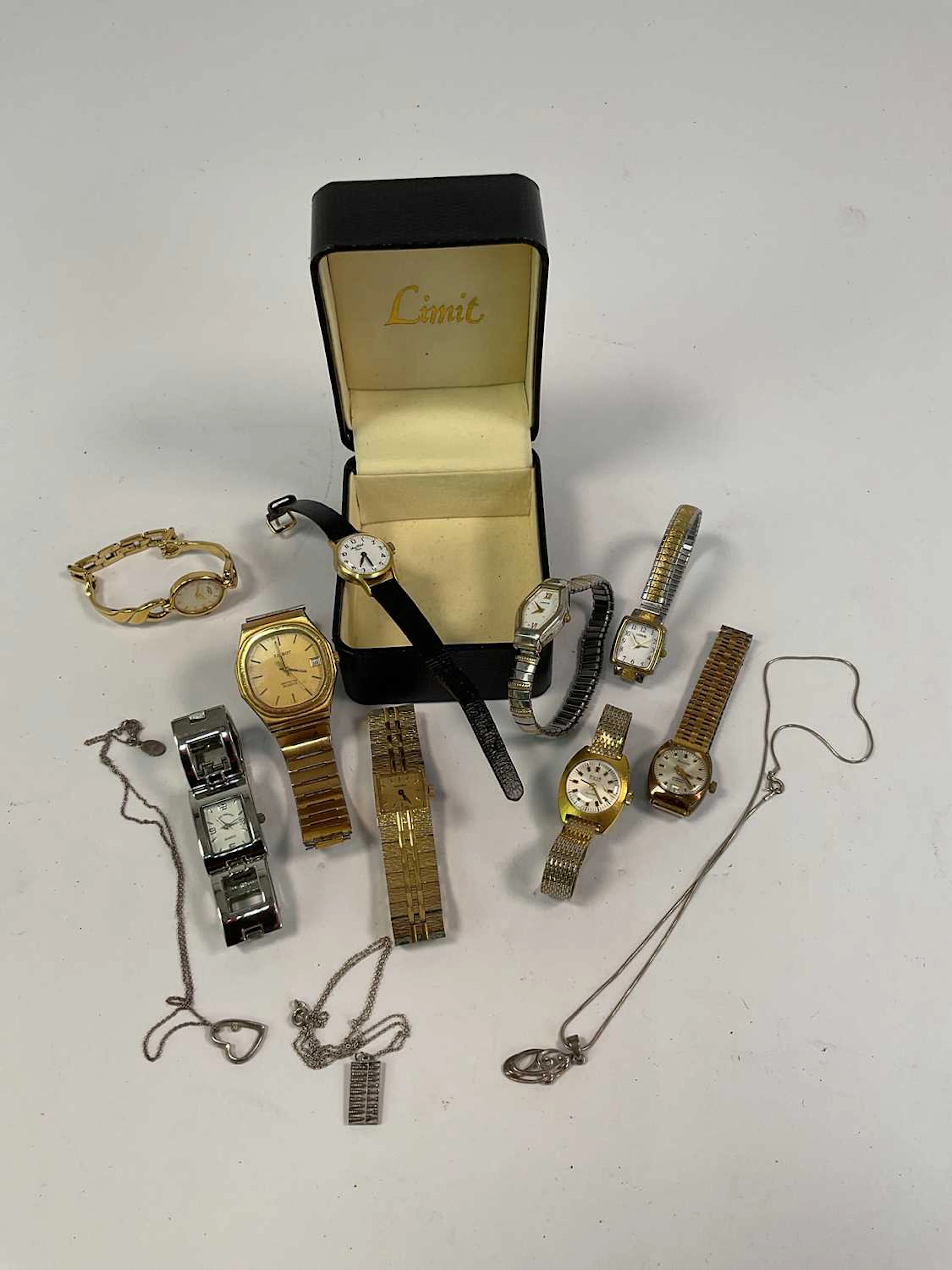 A collection of costume jewellery