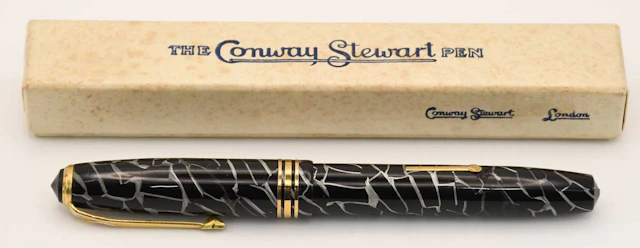 CONWAY STEWART; a boxed vintage early 20th century...
