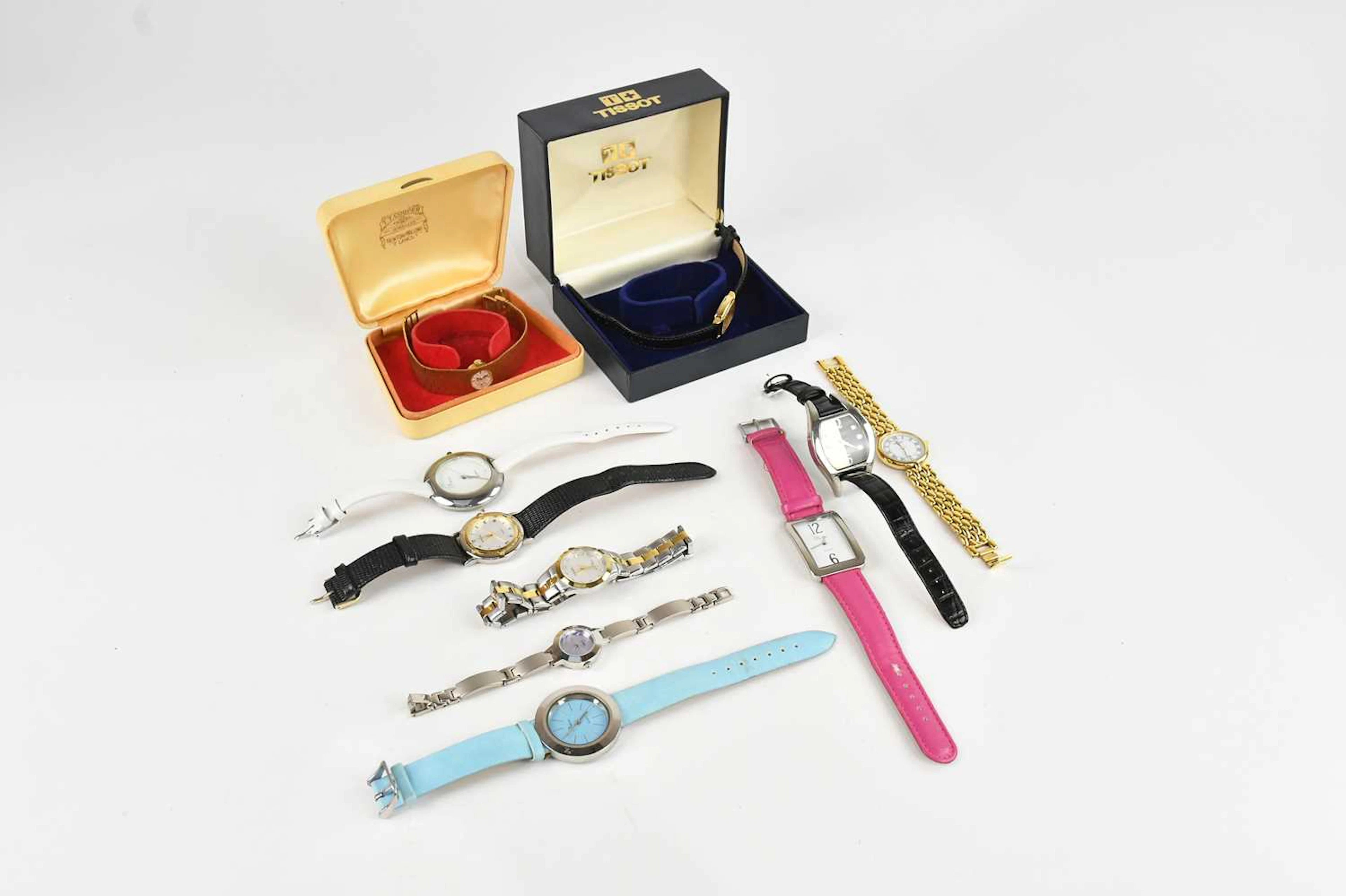 A collection of fashion watches comprising Platino