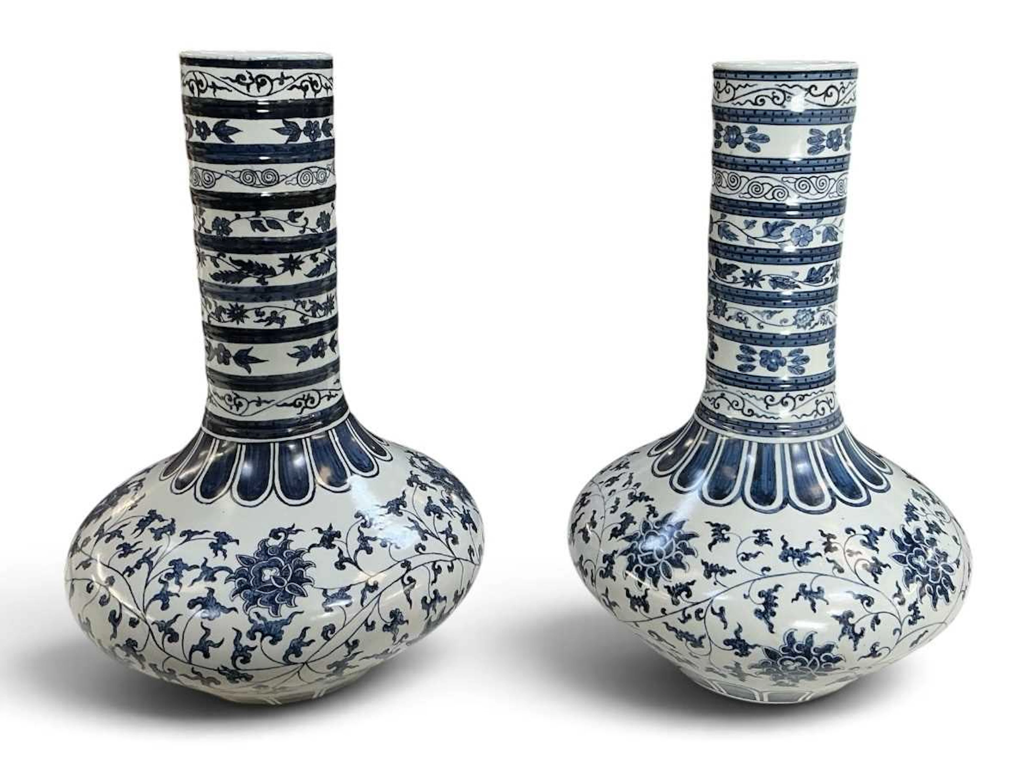 A pair of modern decorative Chinese Ming dynasty style...