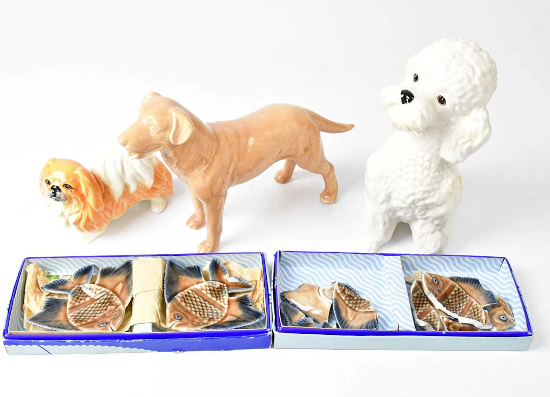 A Sylvac model of a Pekinese
