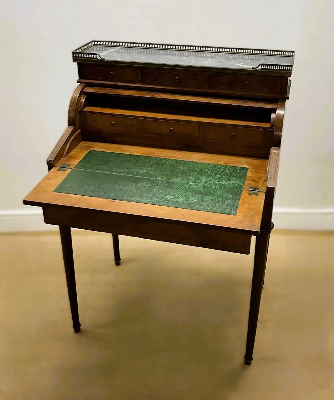 A French Kingwood lady's writing desk
