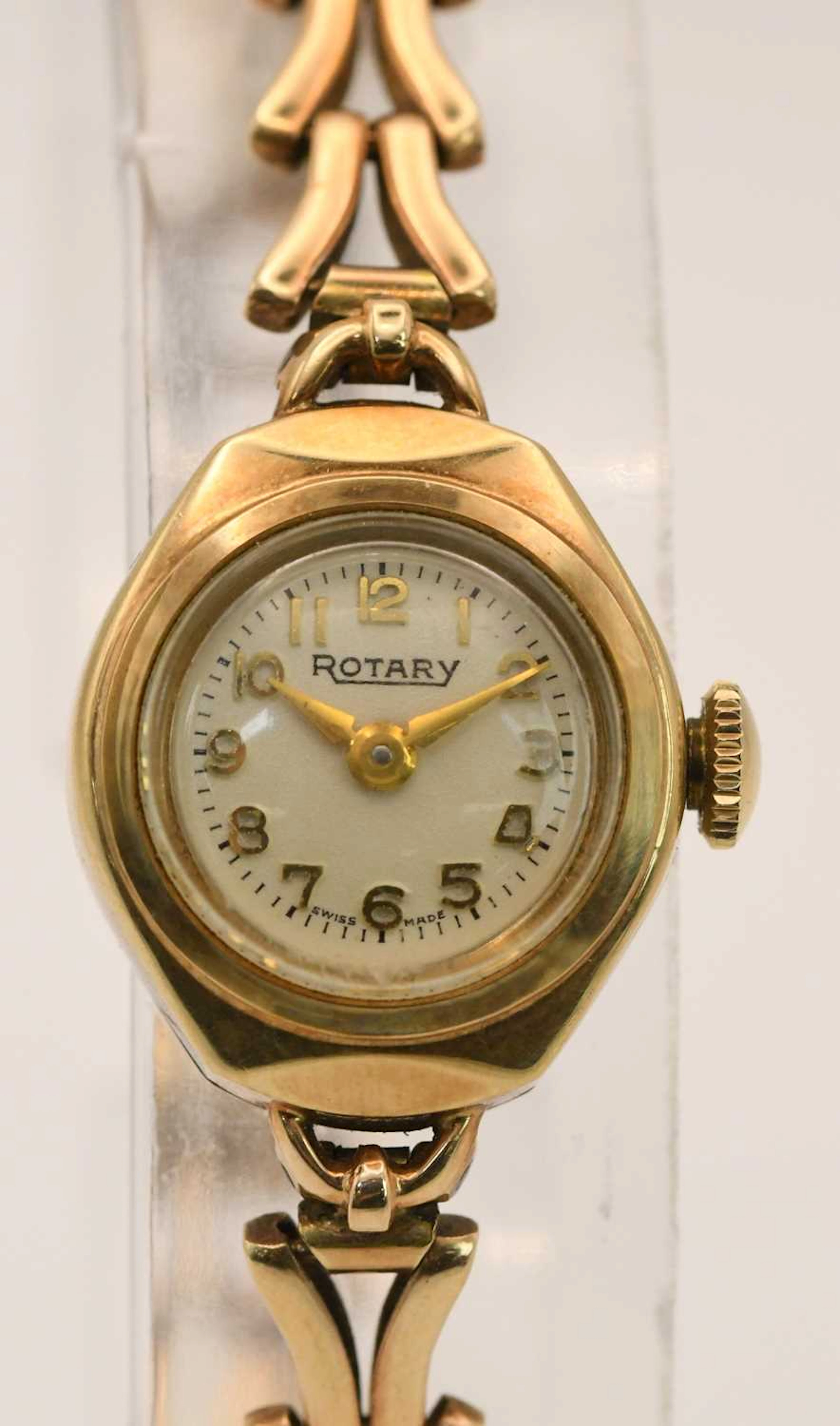ROTARY; a vintage lady's 9ct yellow gold cased wristwatch