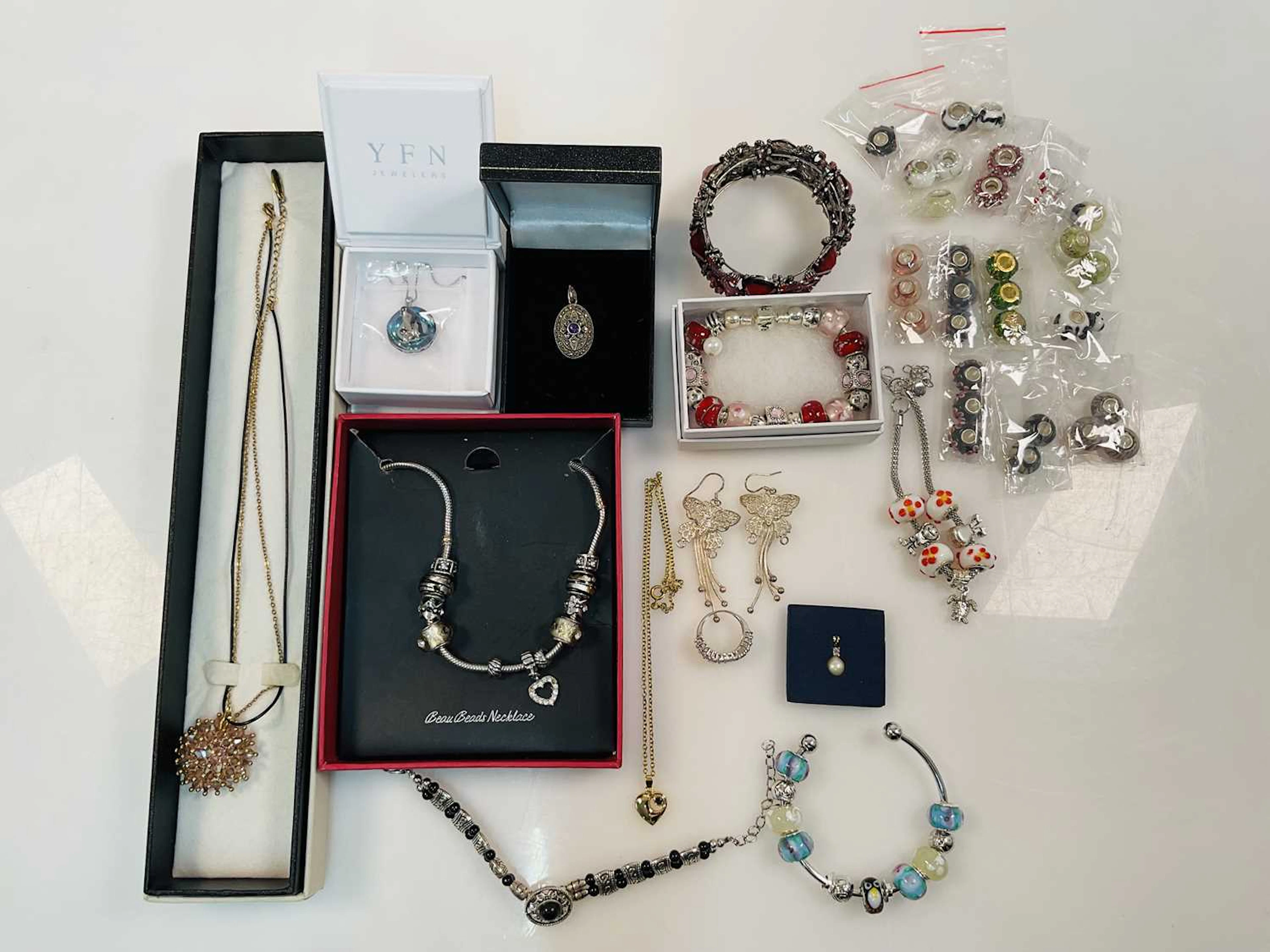 A quantity of assorted costume jewellery including Koradior necklace
