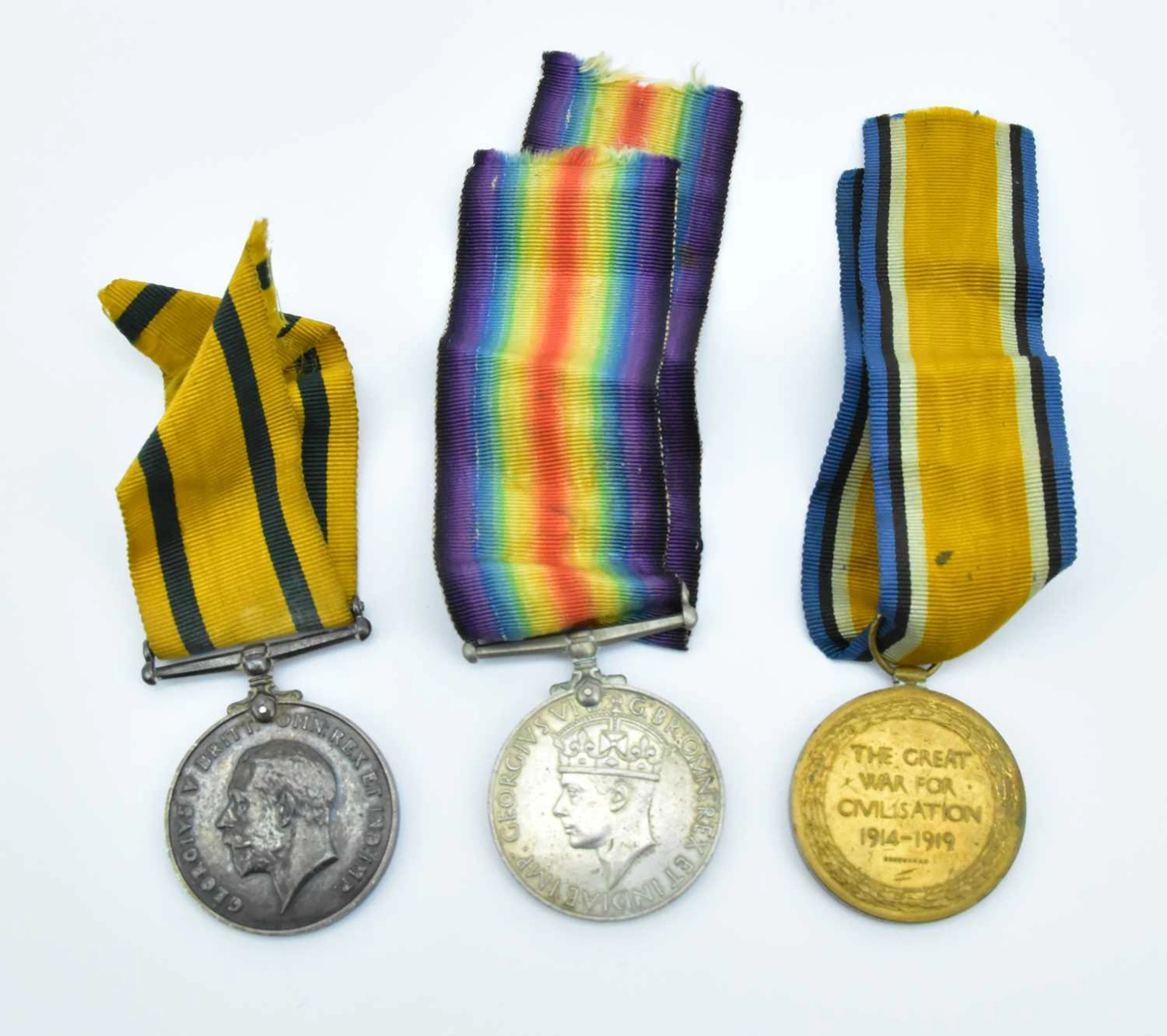 A pair of WWI medals