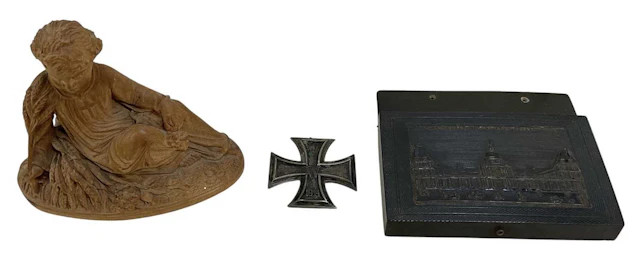An early 20th century snuff box lid