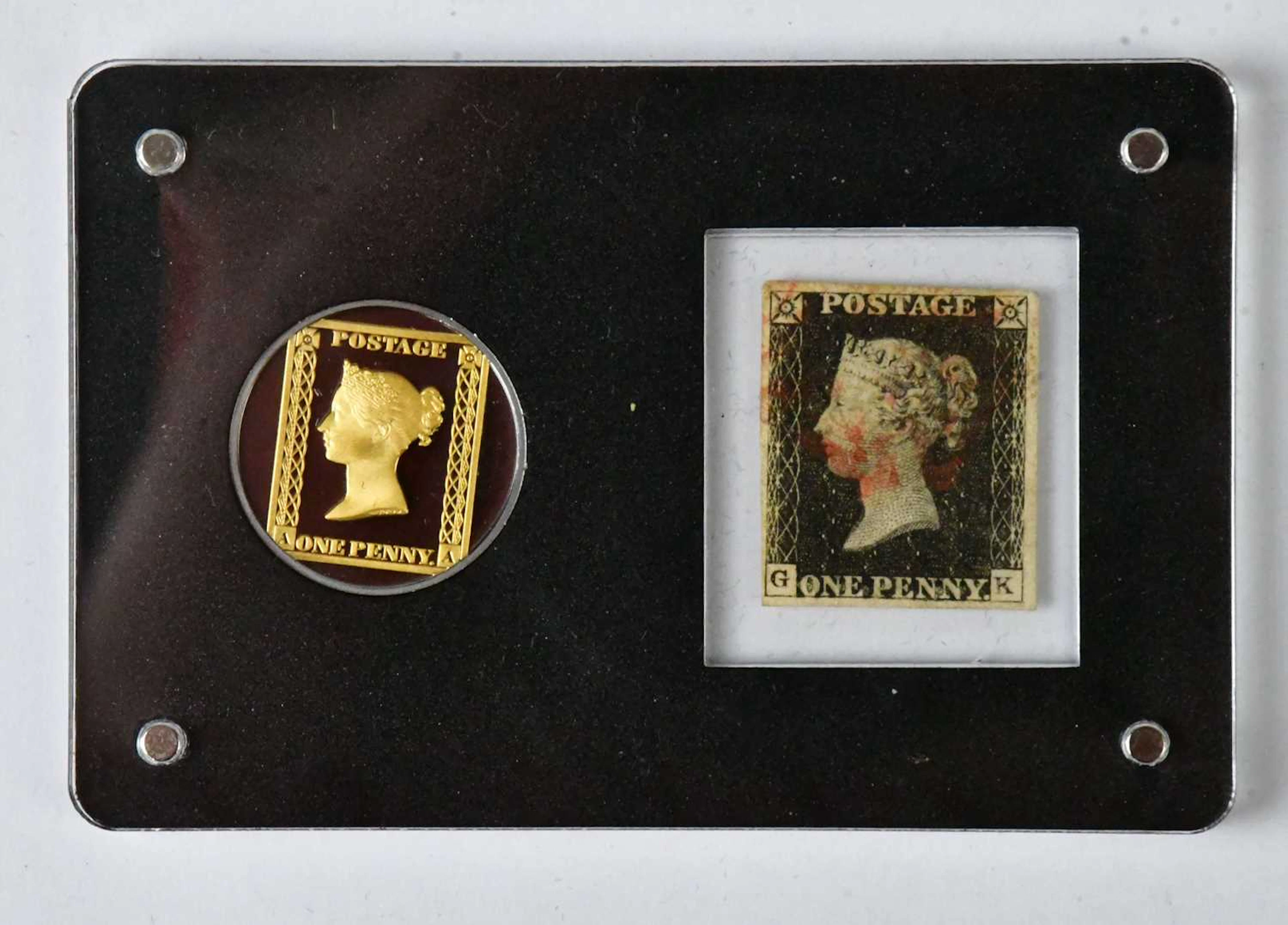 An Elizabeth II gold 1/4 crown 'Penny Black'