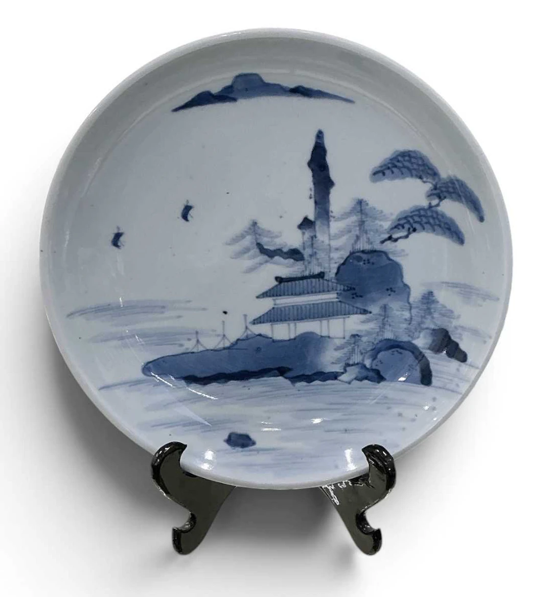 An early 20th century Chinese hand painted Ming dynasty...
