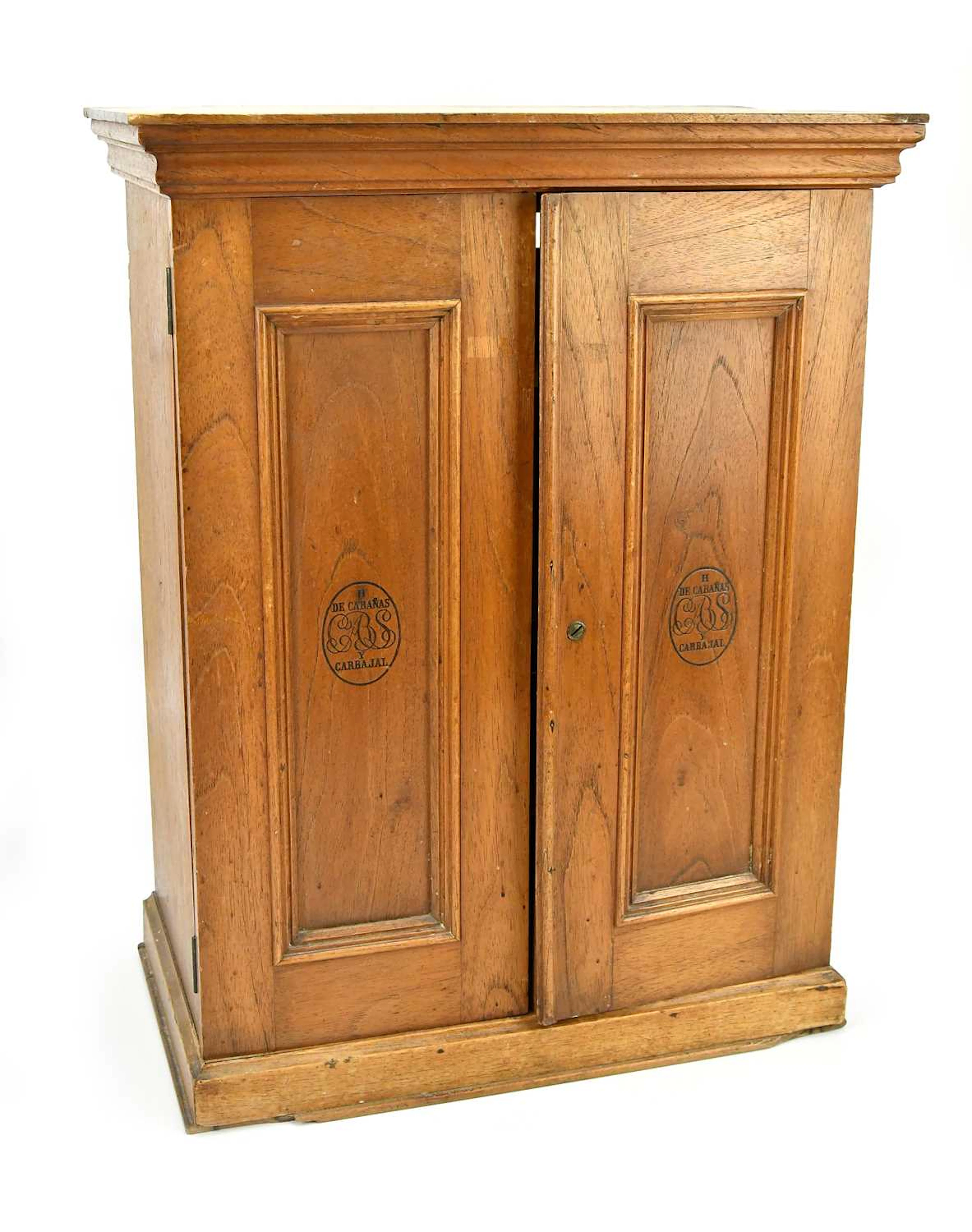 H DE CABANAS; a pine hanging cigar cabinet