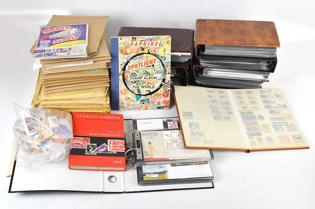 GREAT BRITAIN; first day covers in albums