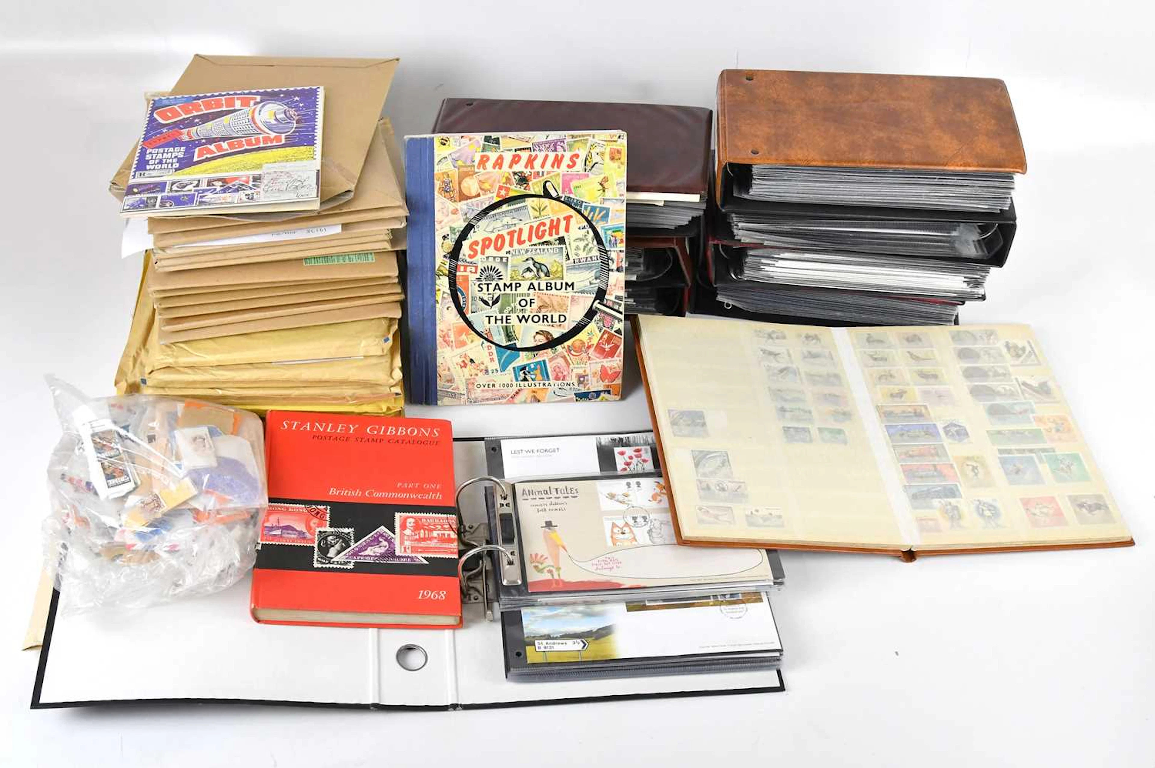 GREAT BRITAIN; first day covers in albums
