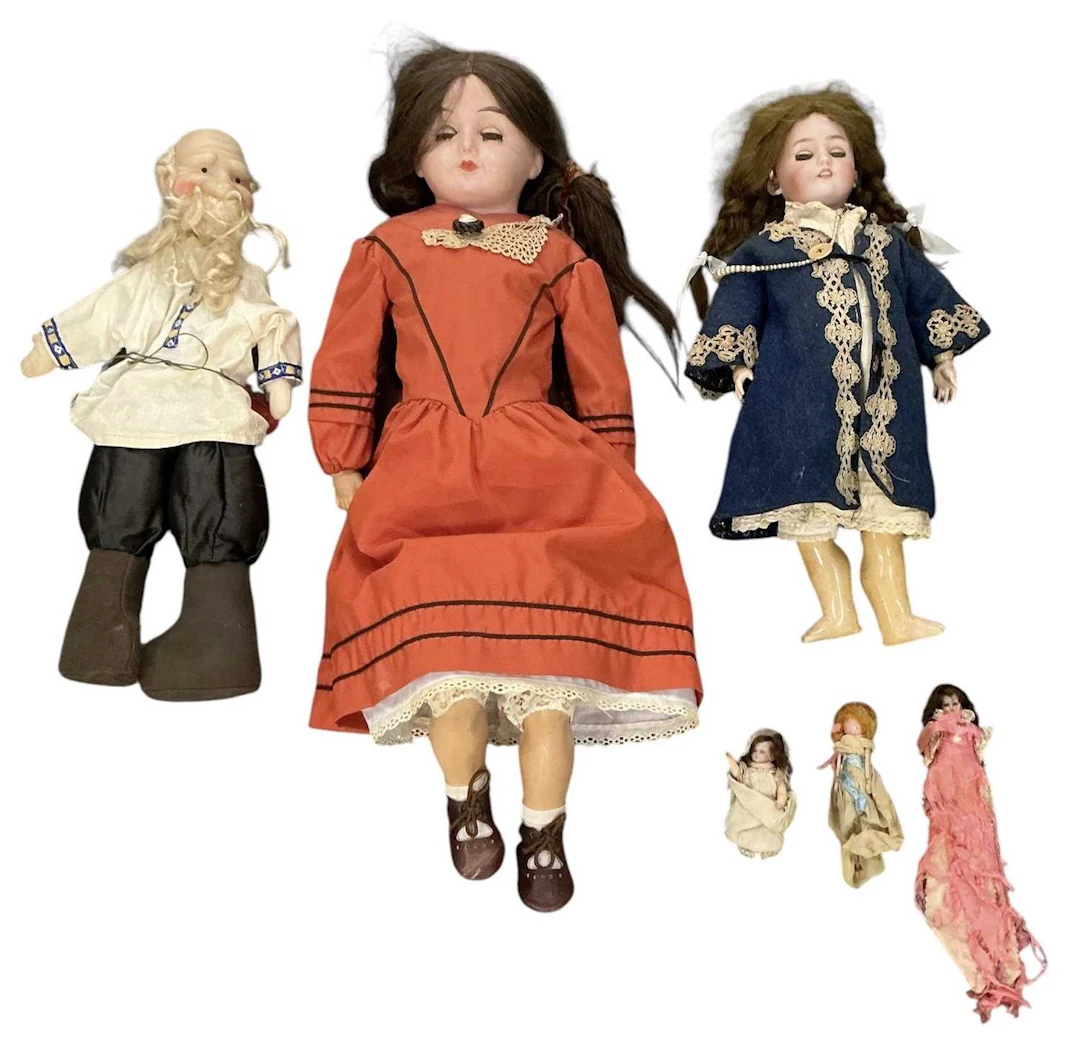 SIMON & HALBIG; an early 20th century German porcelain headed doll