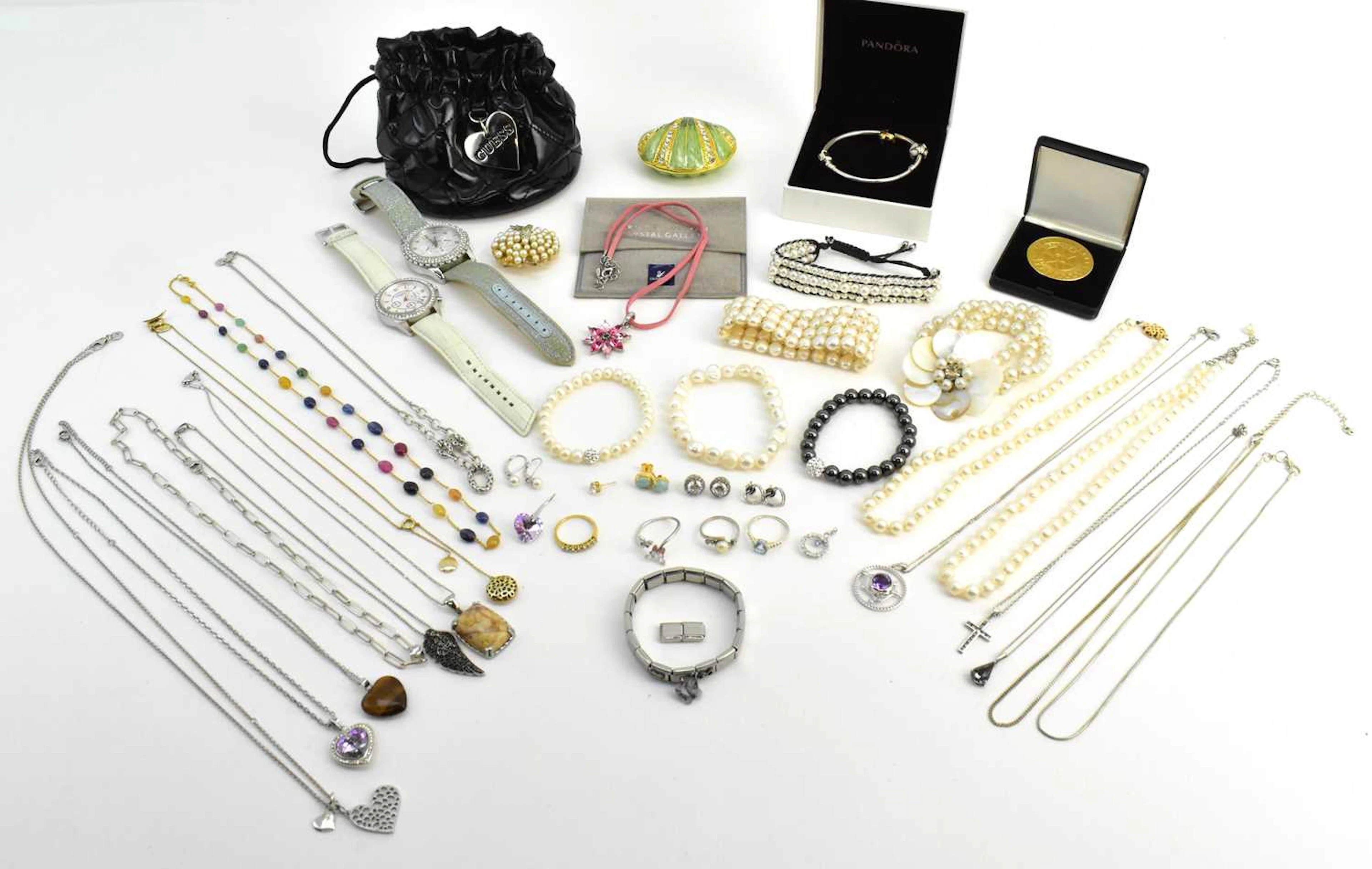 Various items of modern costume jewellery