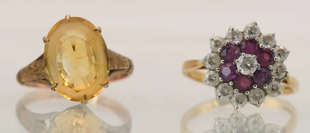 Two 9ct yellow and rose gold dress rings