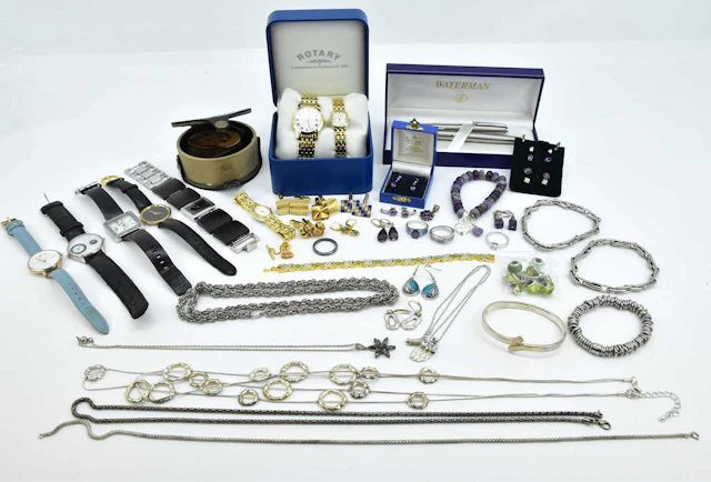 Various items of costume jewellery including amethyst earrings