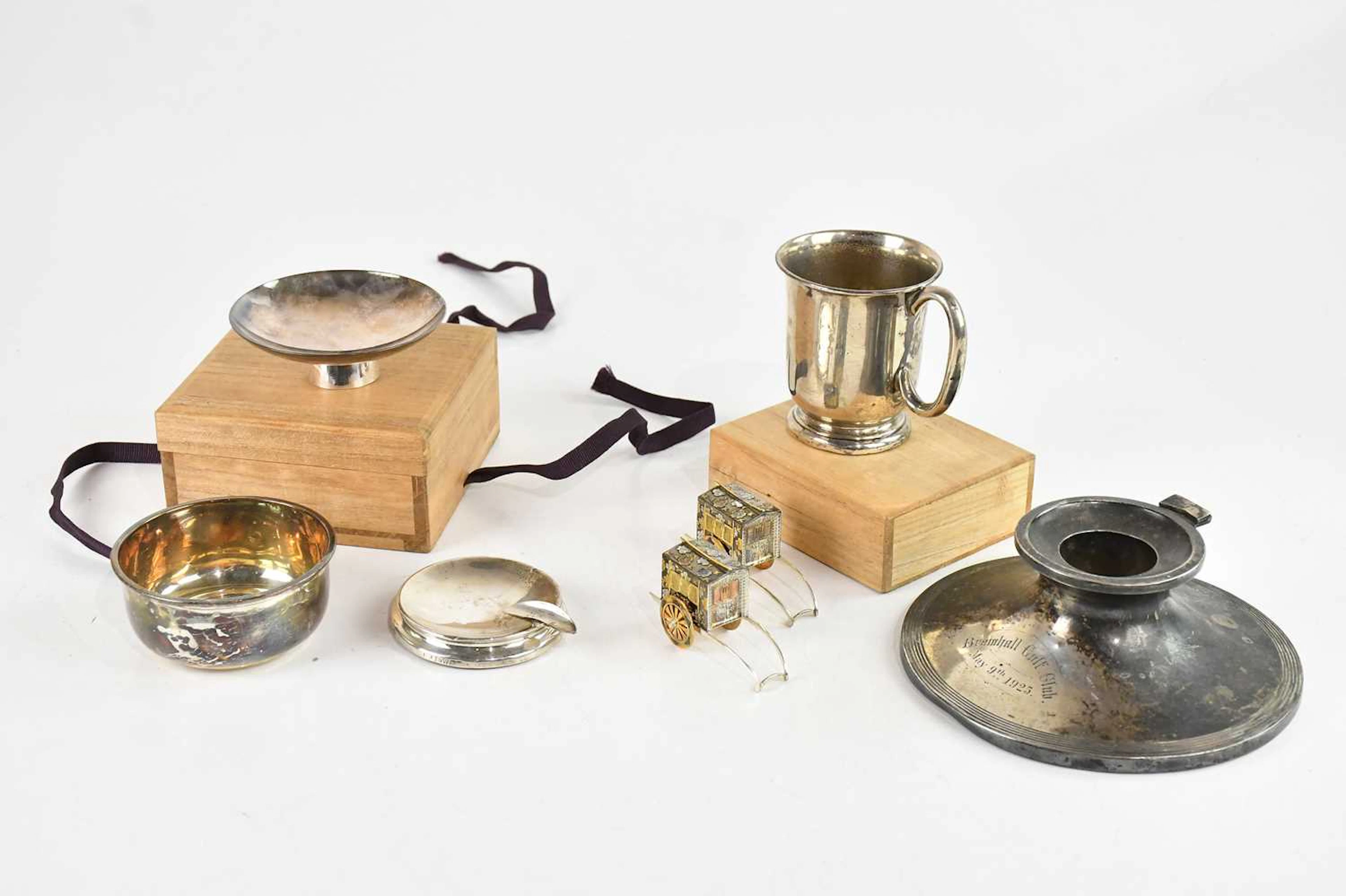 VINERS; a George V hallmarked silver Christening mug