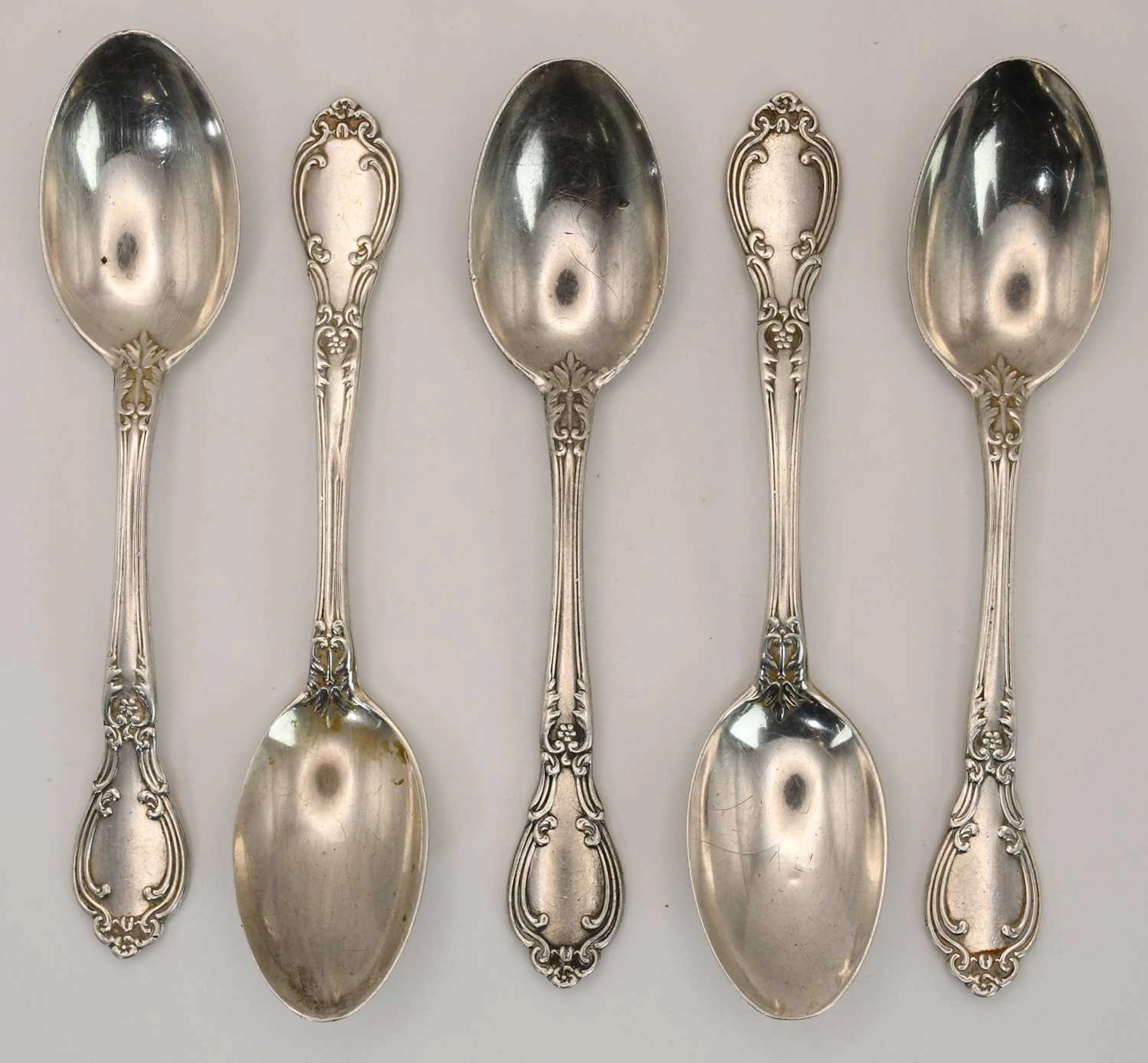 GORHAM MANUFACTURING CO; a set of five George V hallmarked silver coffee spoons