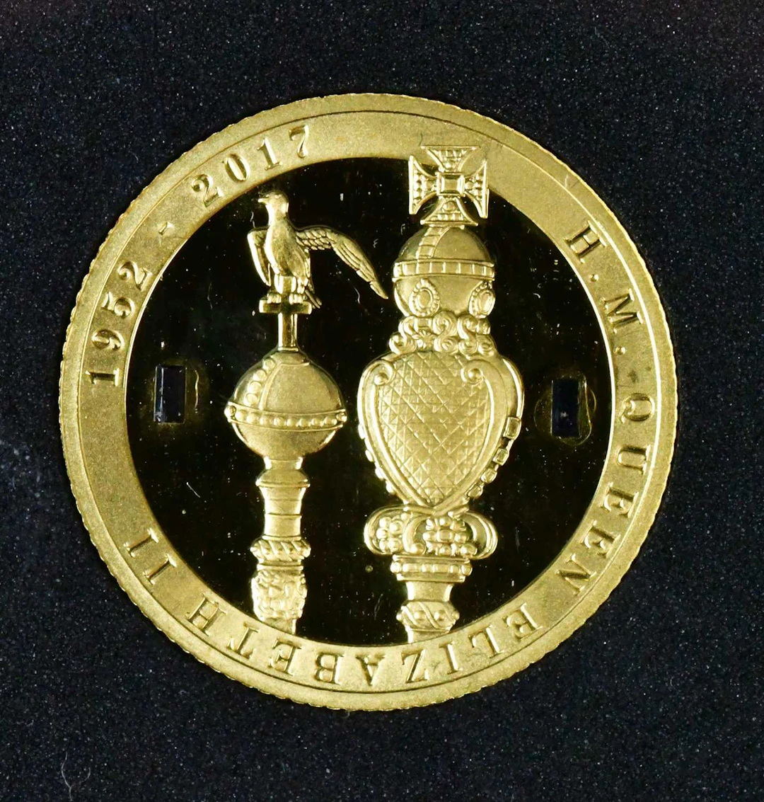 An Elizabeth II gold 1/4 crown
