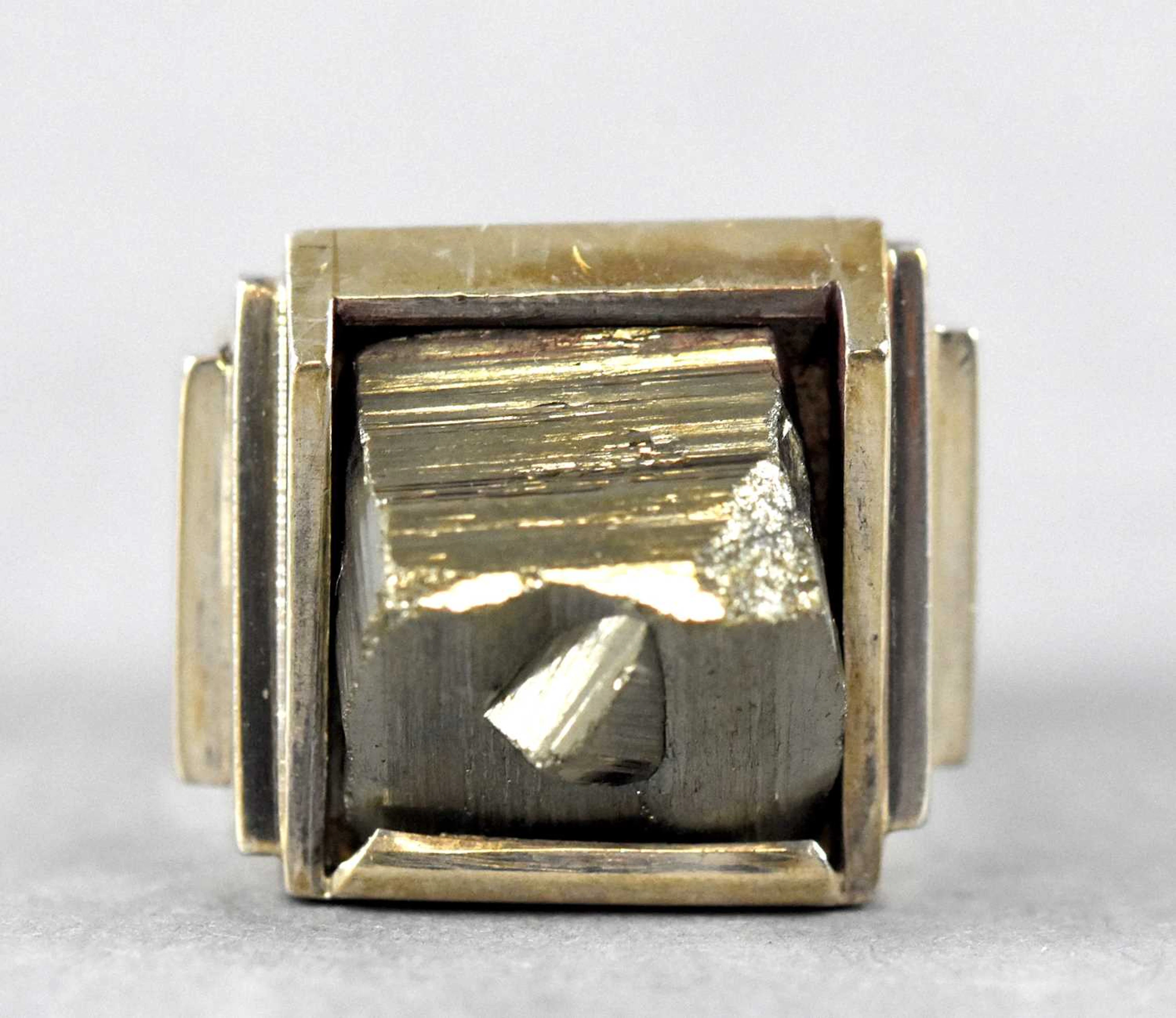 DON PORRITT (born 1933); a hallmarked silver ring